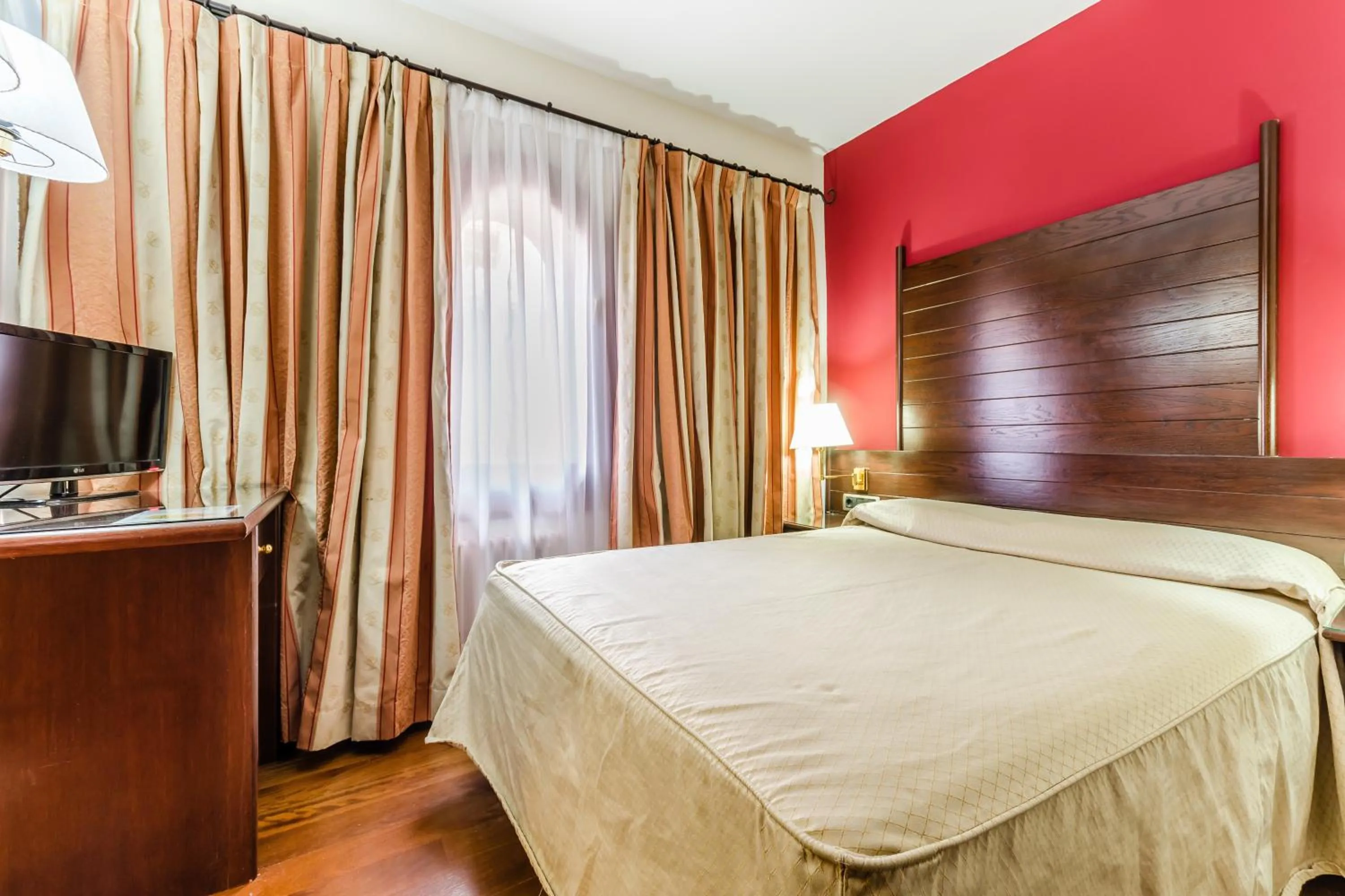 Standard Single Room in Hotel Albarracín