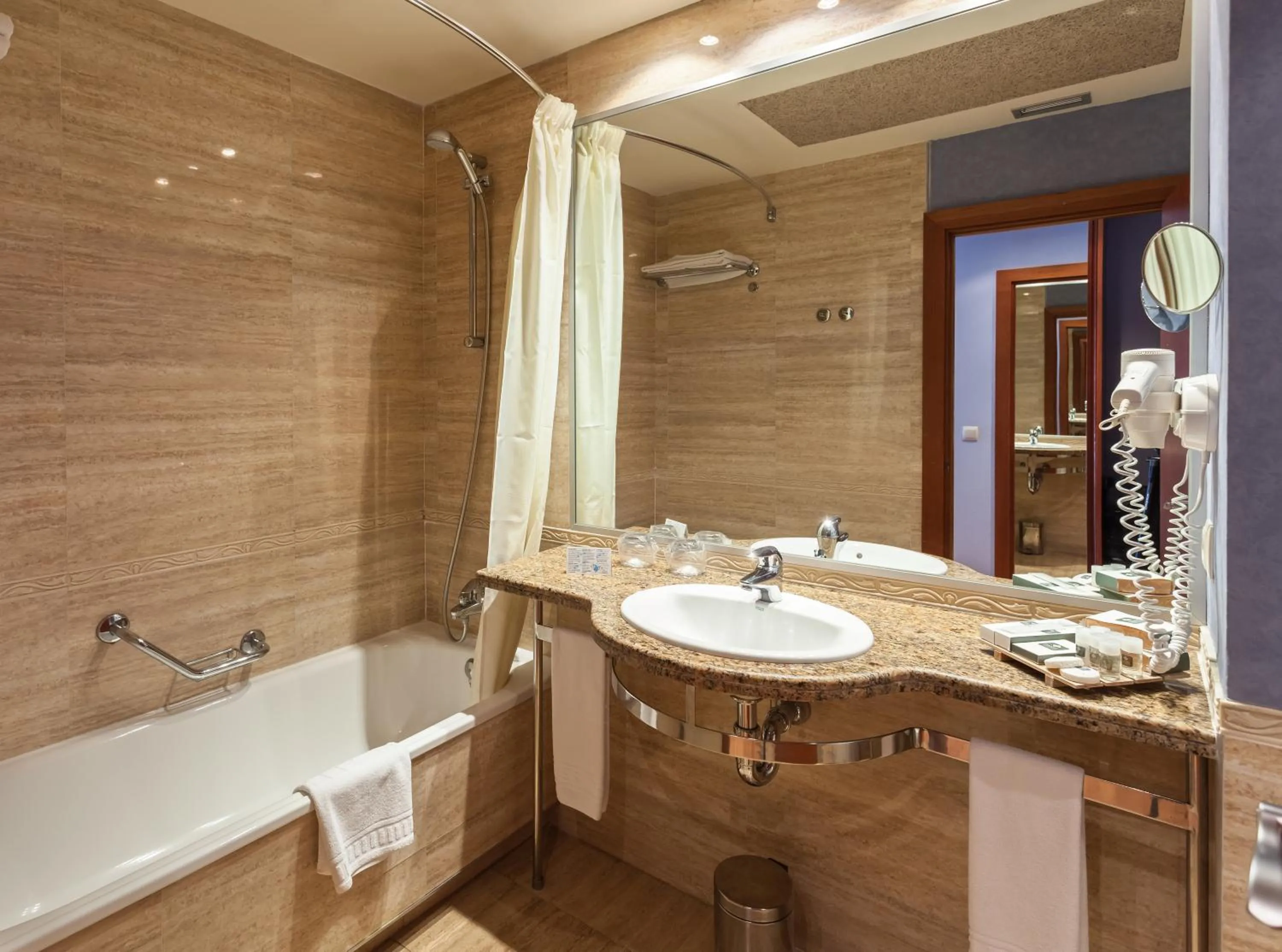 Comfort Double or Twin Room in Hotel Delfín 4 Sup