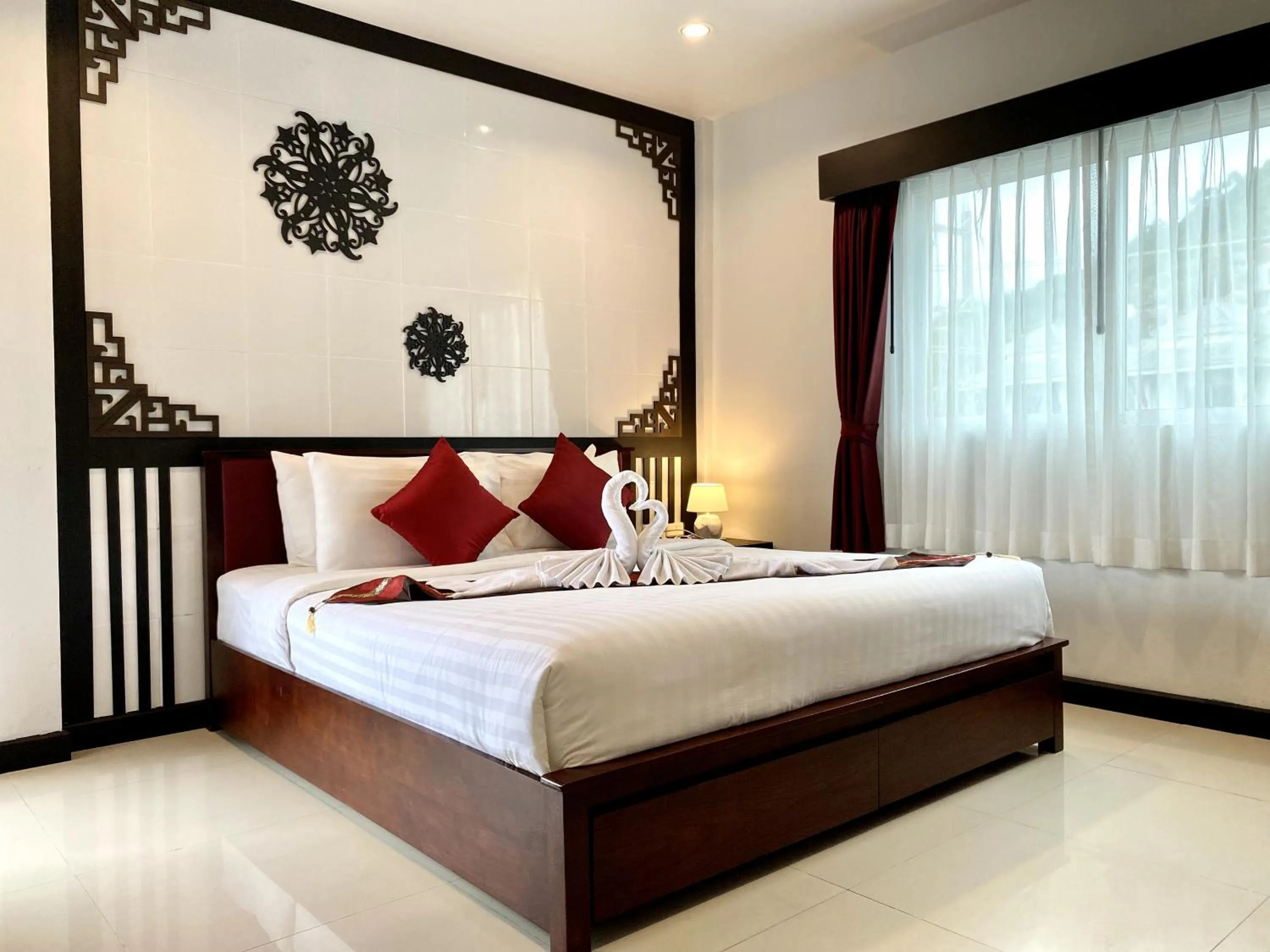 Deluxe Double Room in Sunray Beach Hotel Patong