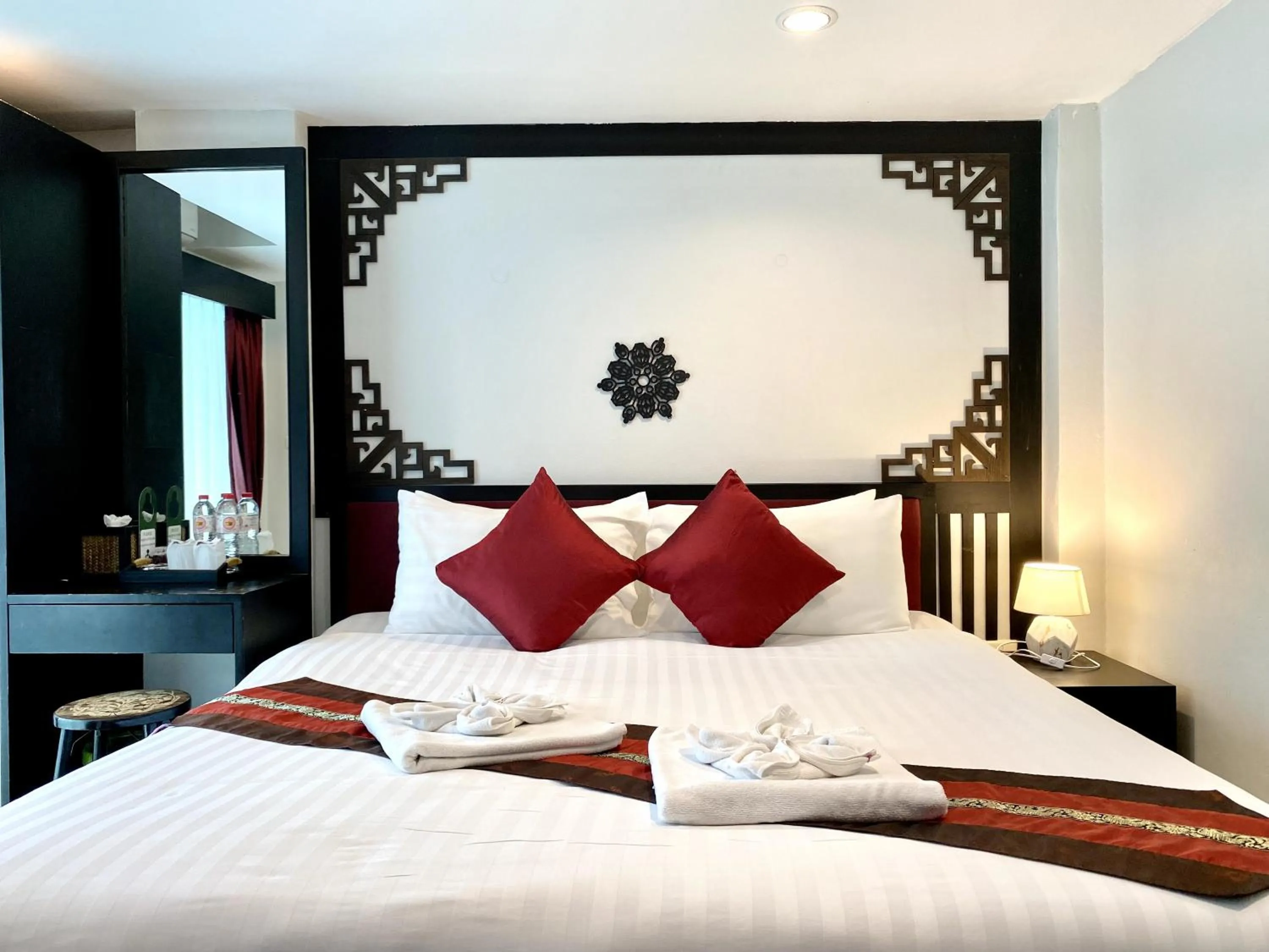 Superior Double Room in Sunray Beach Hotel Patong