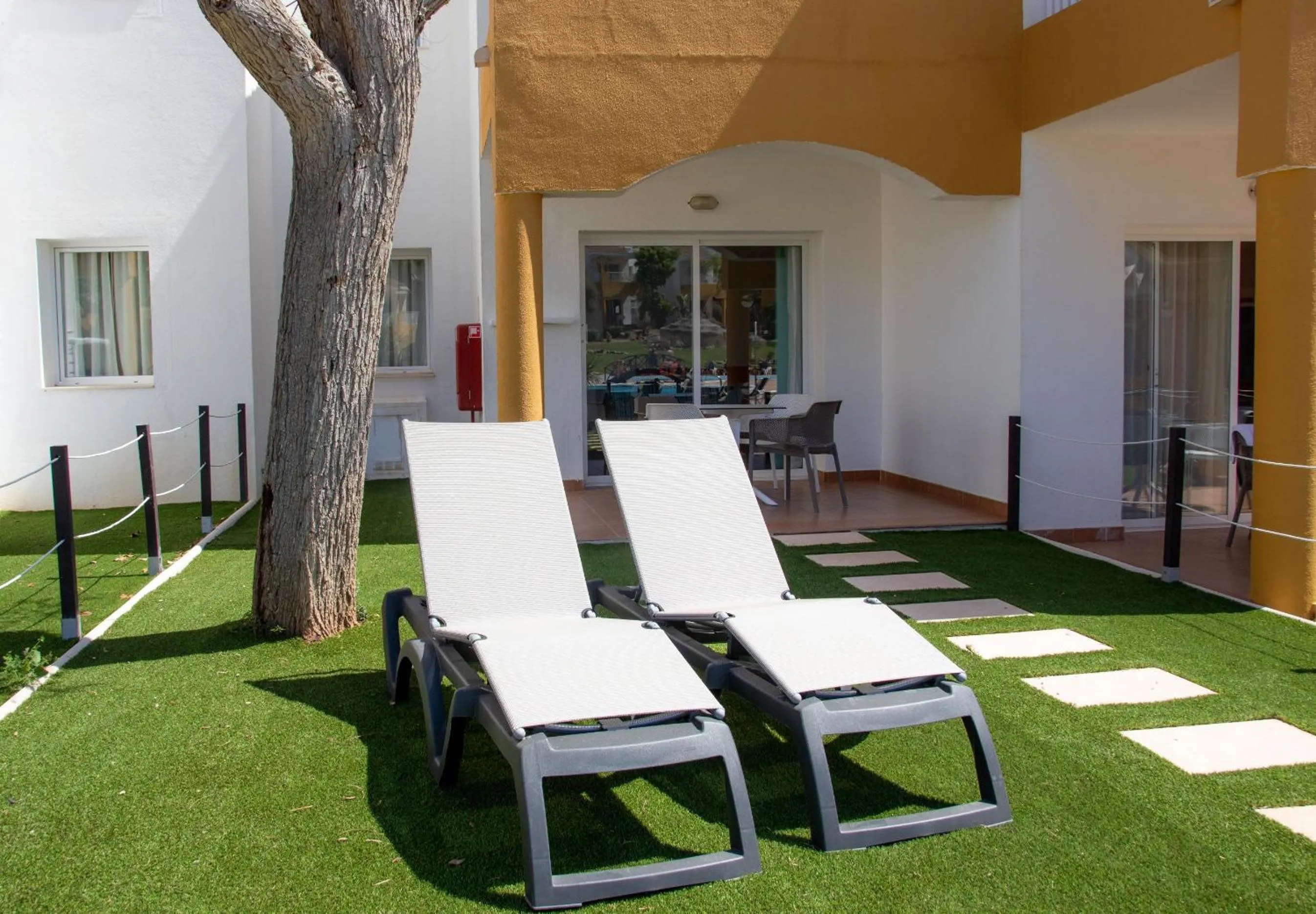 One Bedroom Apartment with Garden in Comitas Isla del Aire