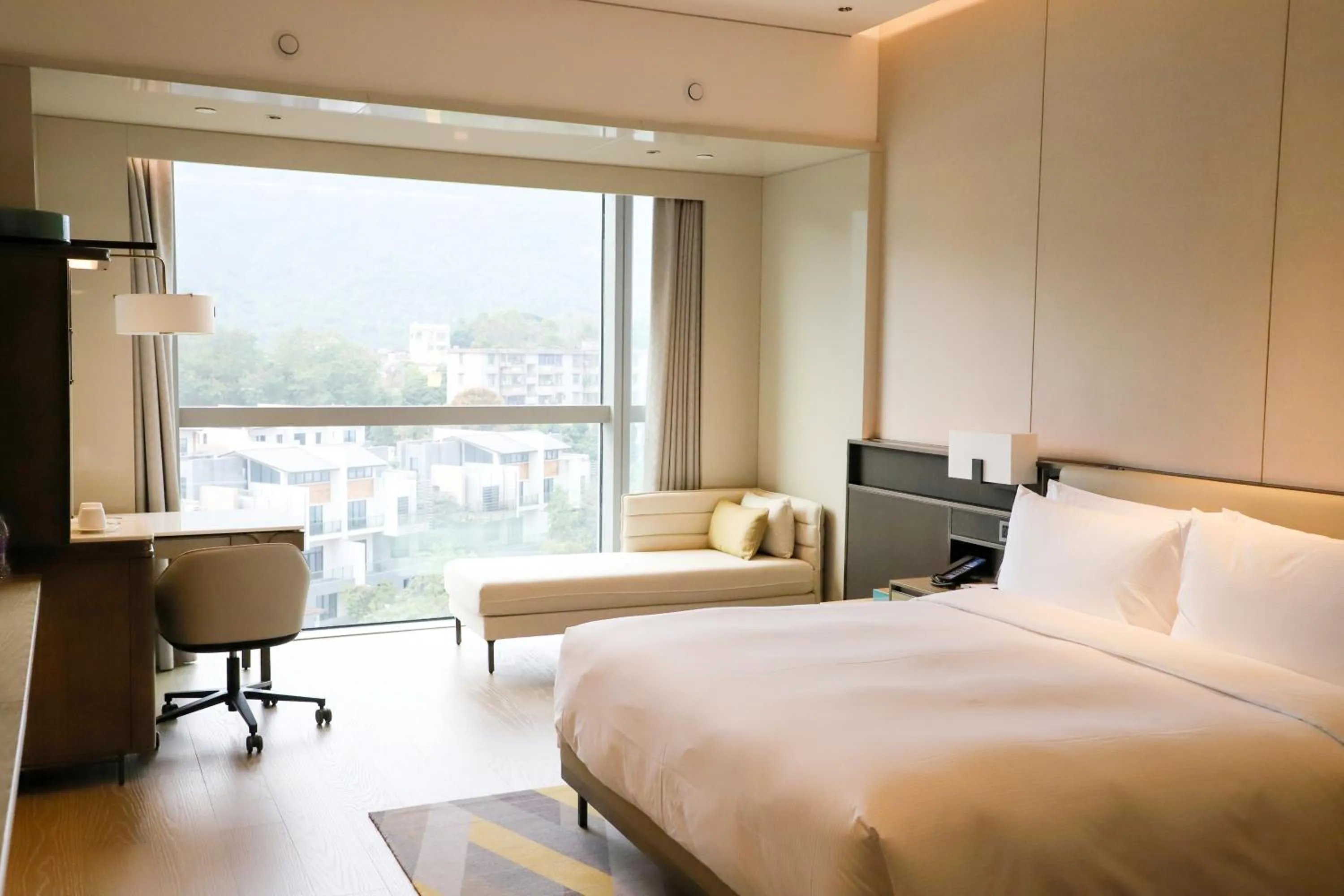King Room - Mobility Accessible  in Hilton Zhuhai