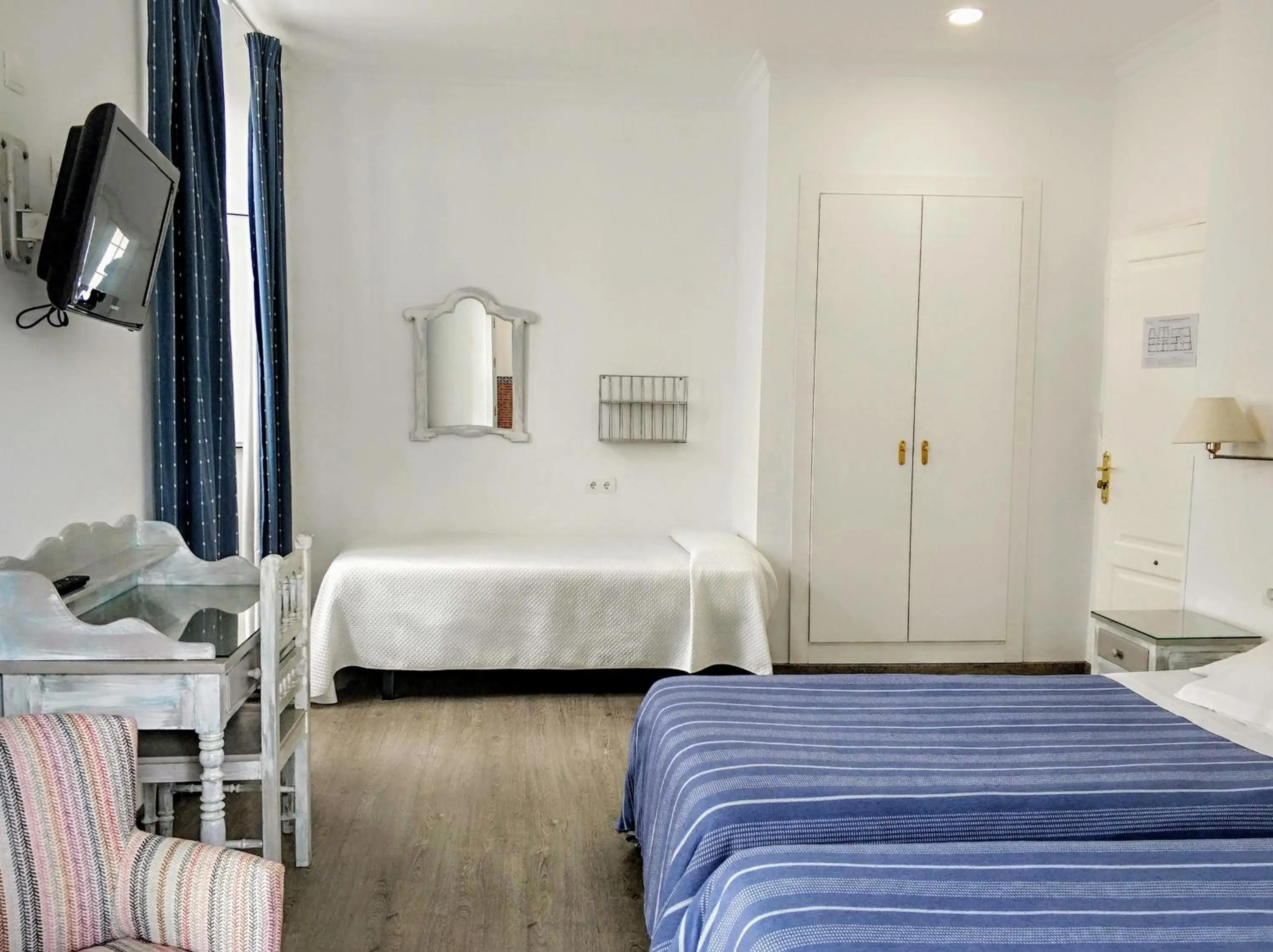 Triple Room with Balcony in Ronda Hotel Polo