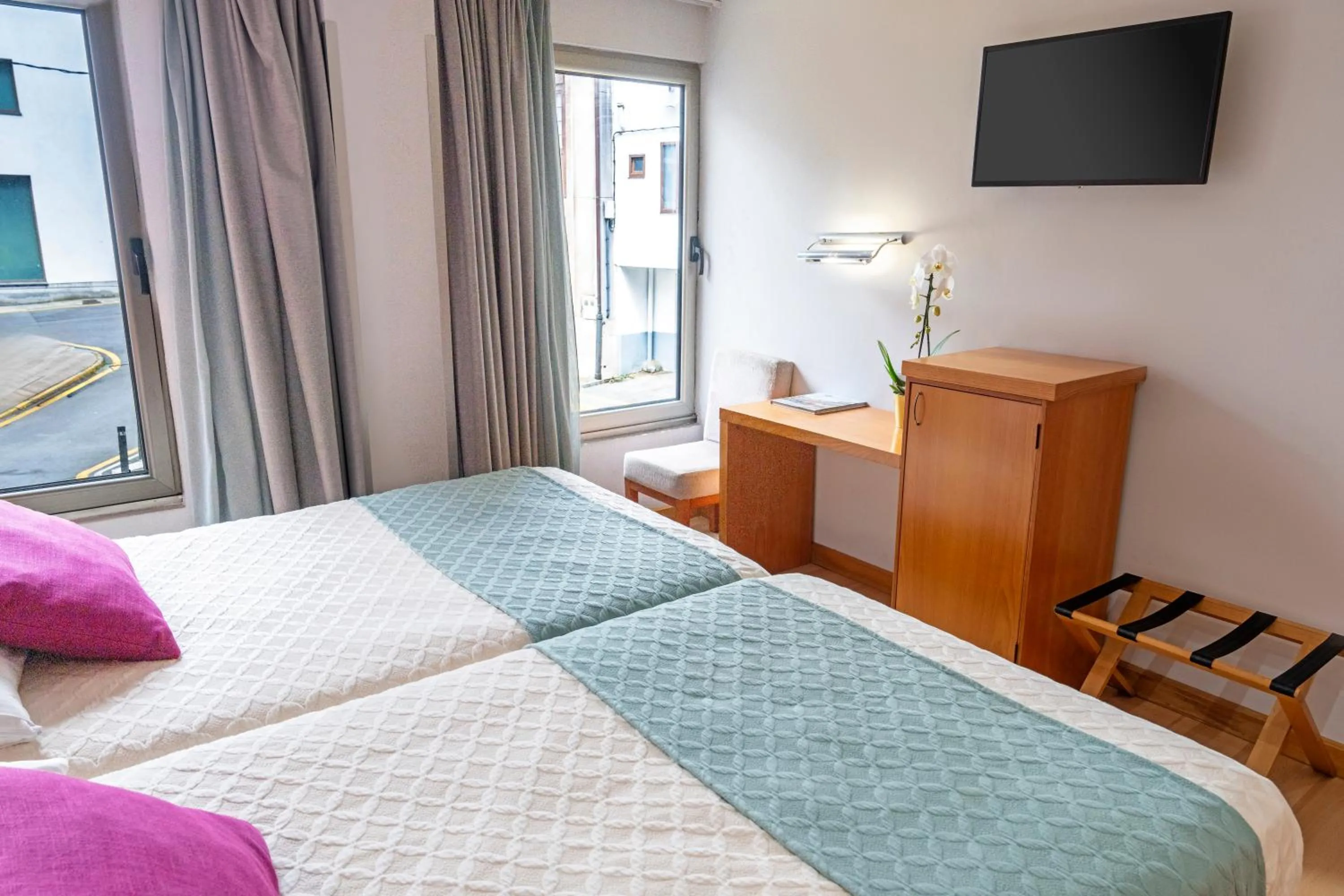 2 Single Beds in Hotel Faranda Marsol Candas, Ascend Hotel Collection