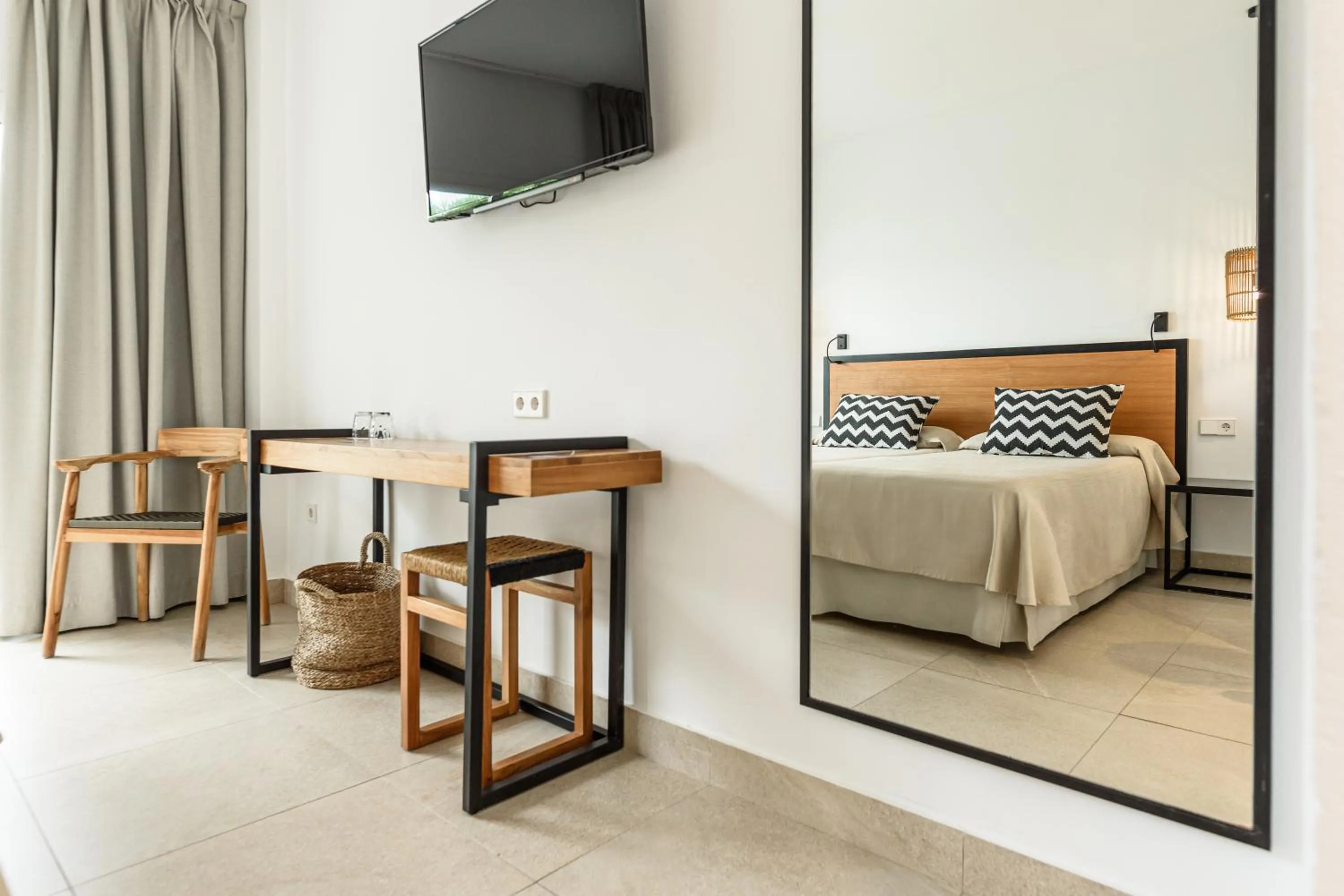 Triple Room with Sea View (2 Adults + 1 Child) in FERGUS Conil Park