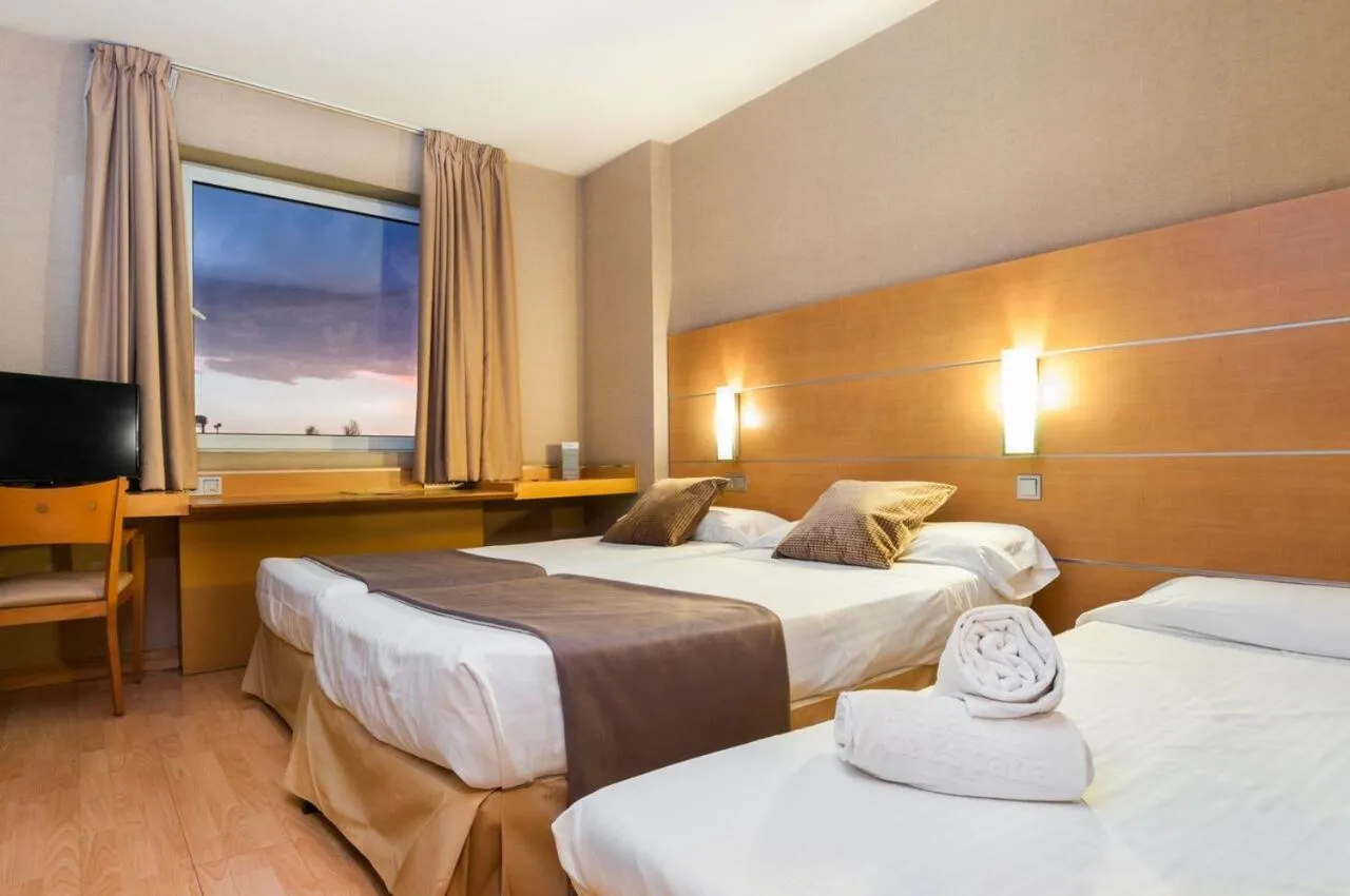 Double Room with Extra Bed (3 Adults) in Posadas De España Cartagena