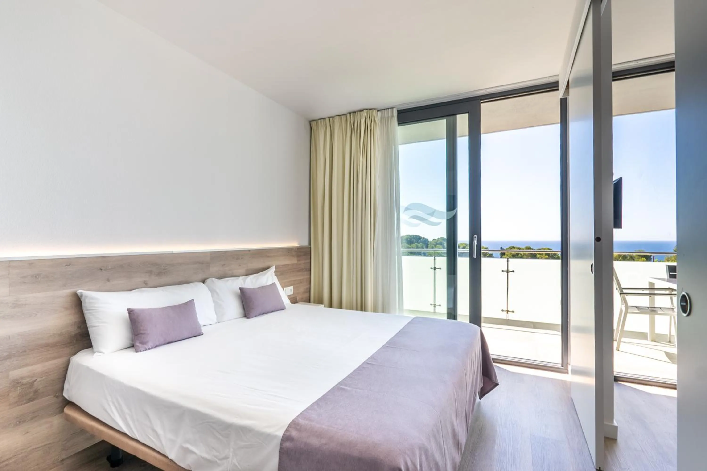 Two-Bedroom Superior Apartment in Aparthotel Comtat Sant Jordi