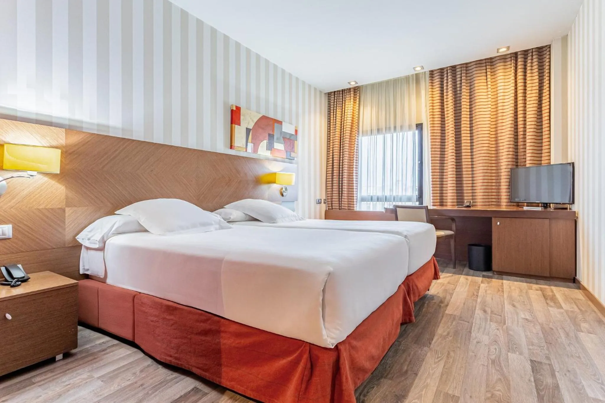 Twin Room in Sercotel Las Artes Pinto