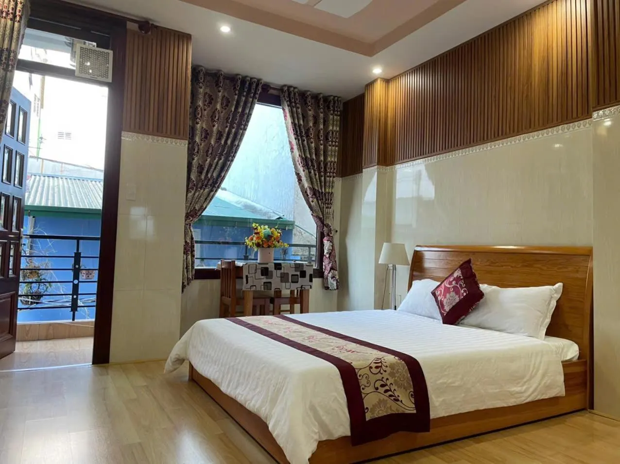 Double Room with Balcony in New Sleep in Dalat Hostel