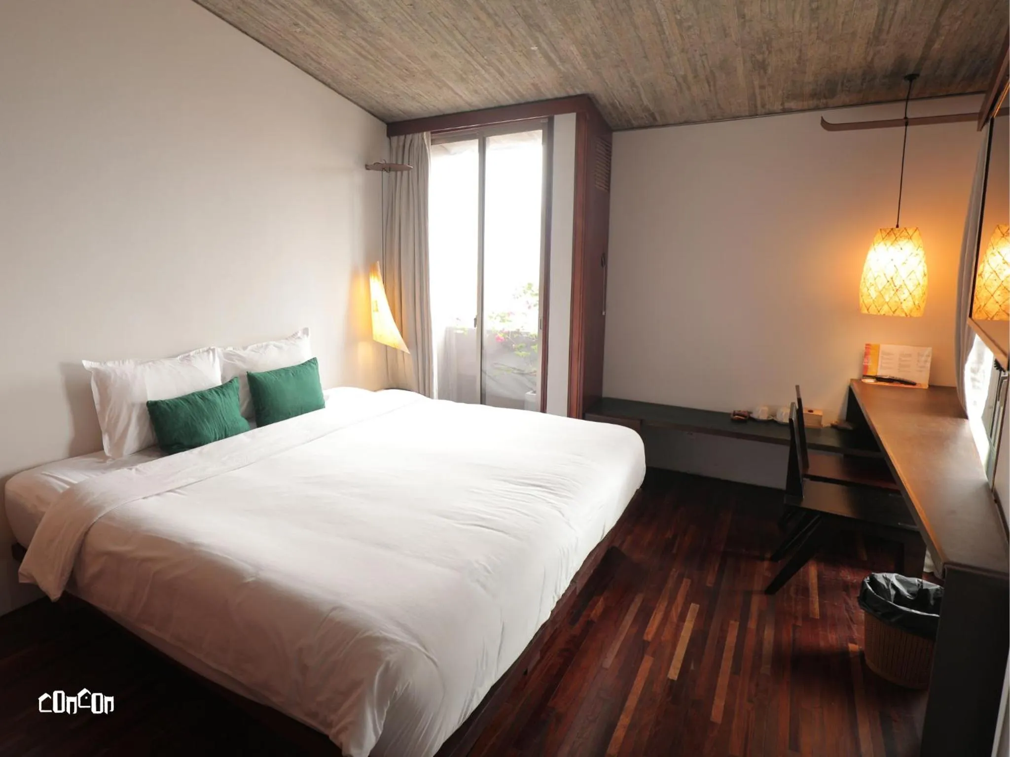 Windyextra_ King bed or twin bed with high floor balcony in Concon house