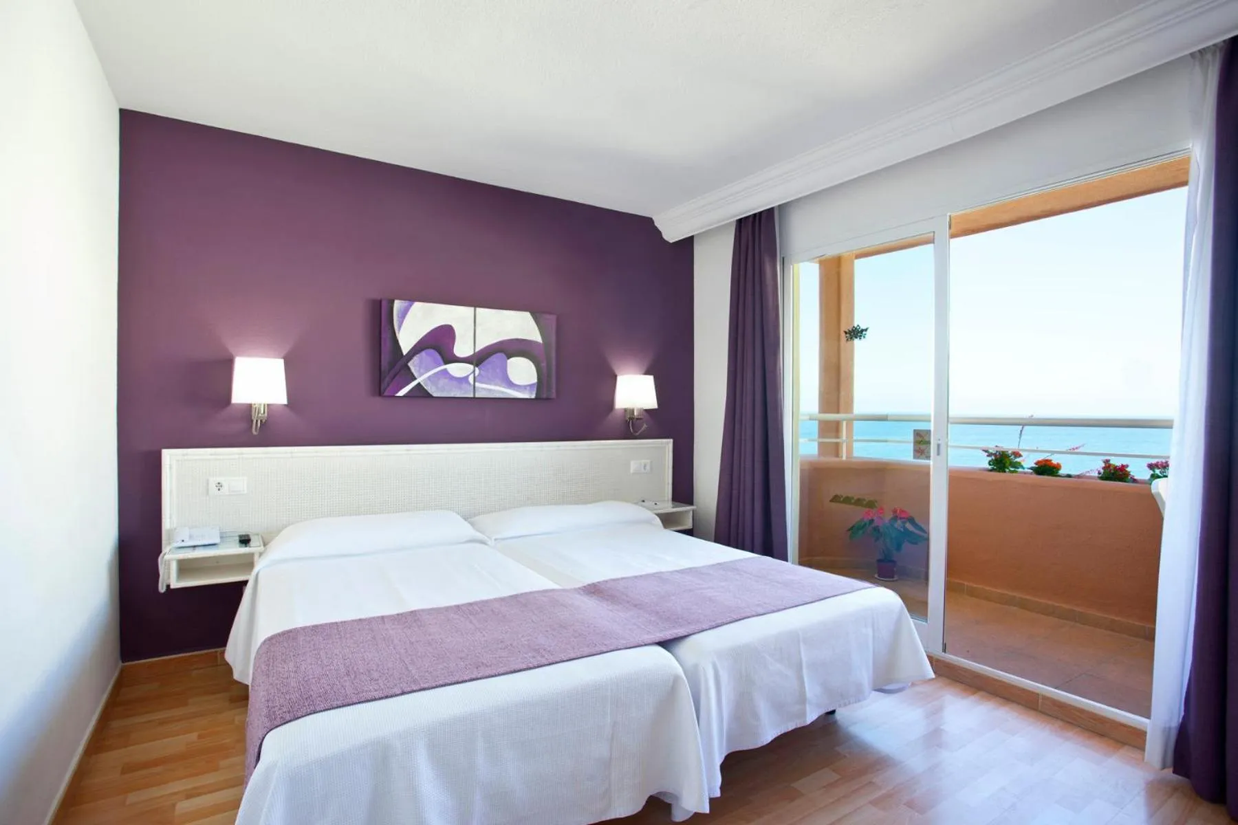 One-Bedroom Apartment with Sea View in Ona Princesa Playa