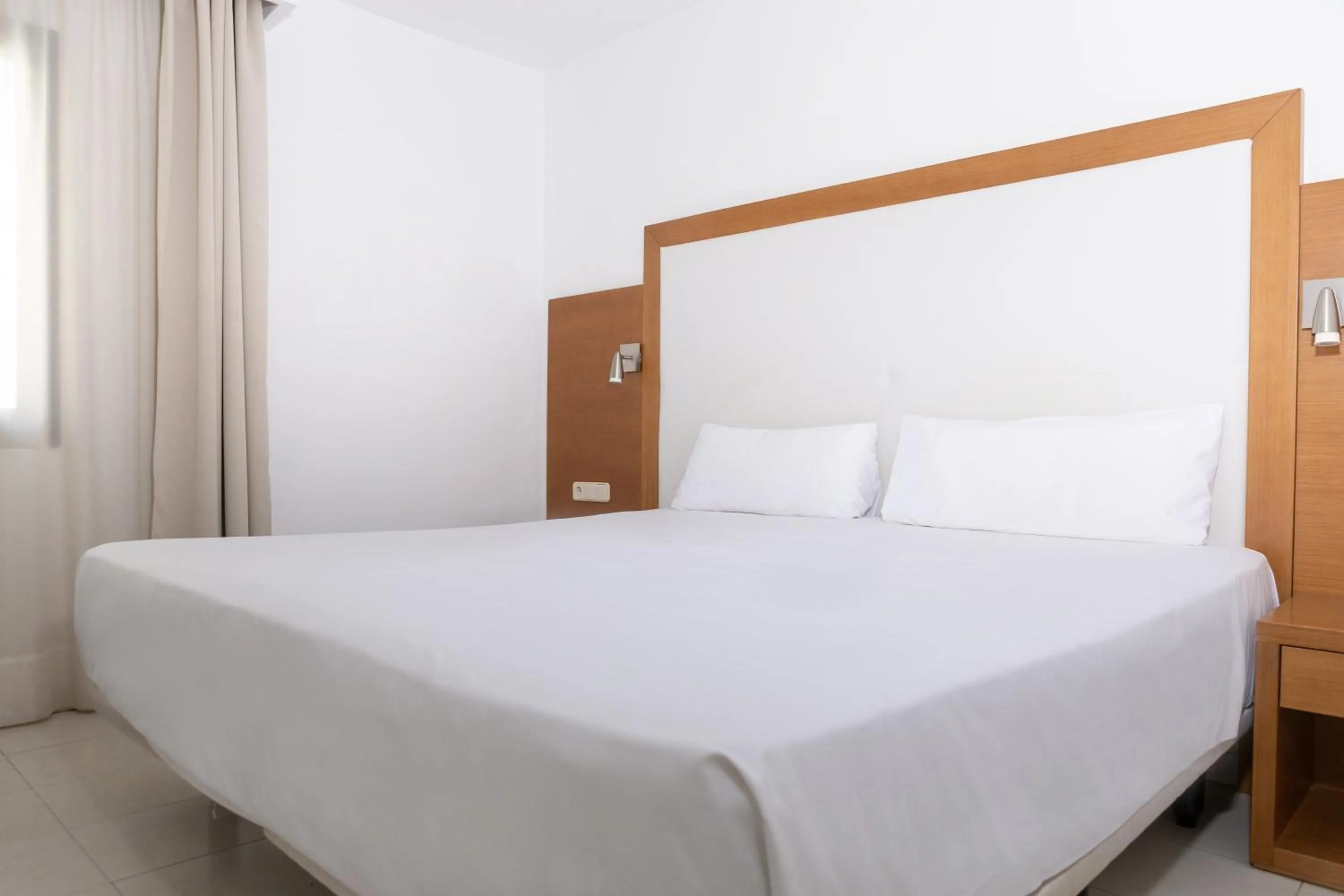 Two-Bedroom Apartment in Apartamentos Hesperia Bristol Playa