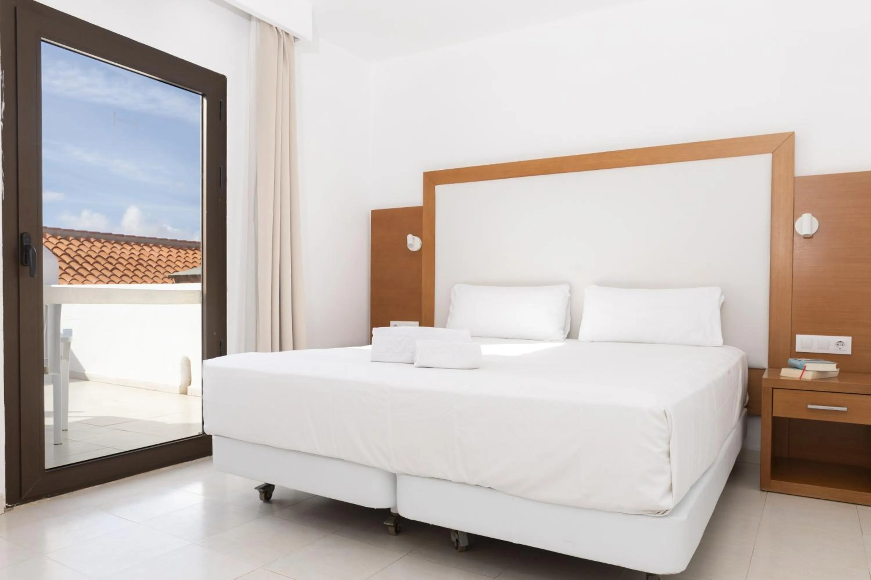 Two-Bedroom Apartment Sea View in Apartamentos Hesperia Bristol Playa