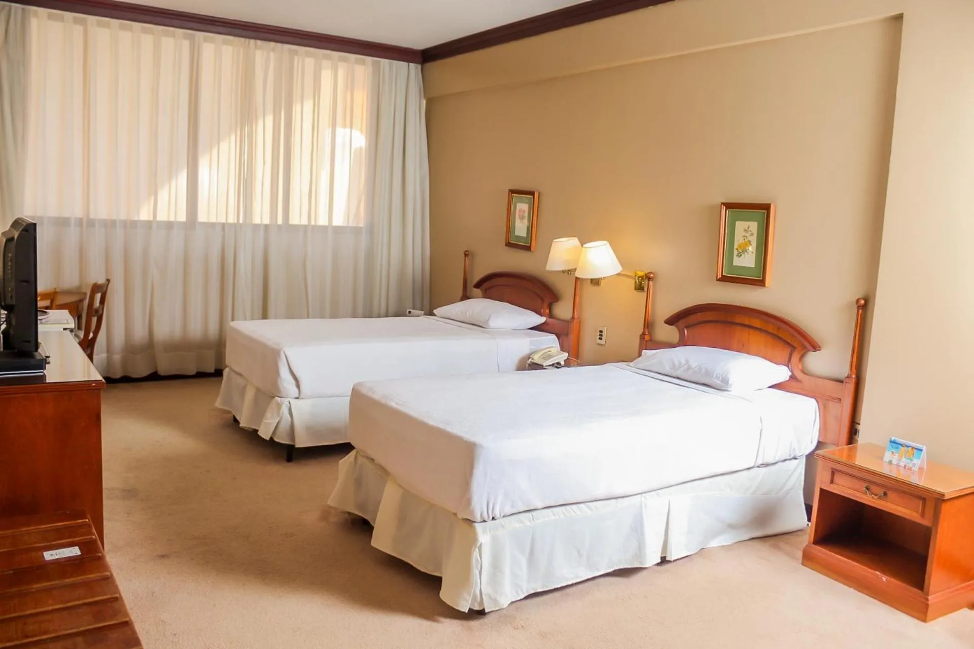 Standard Double Room with Two Queen Beds in Nobile Suites Excelsior Asuncion