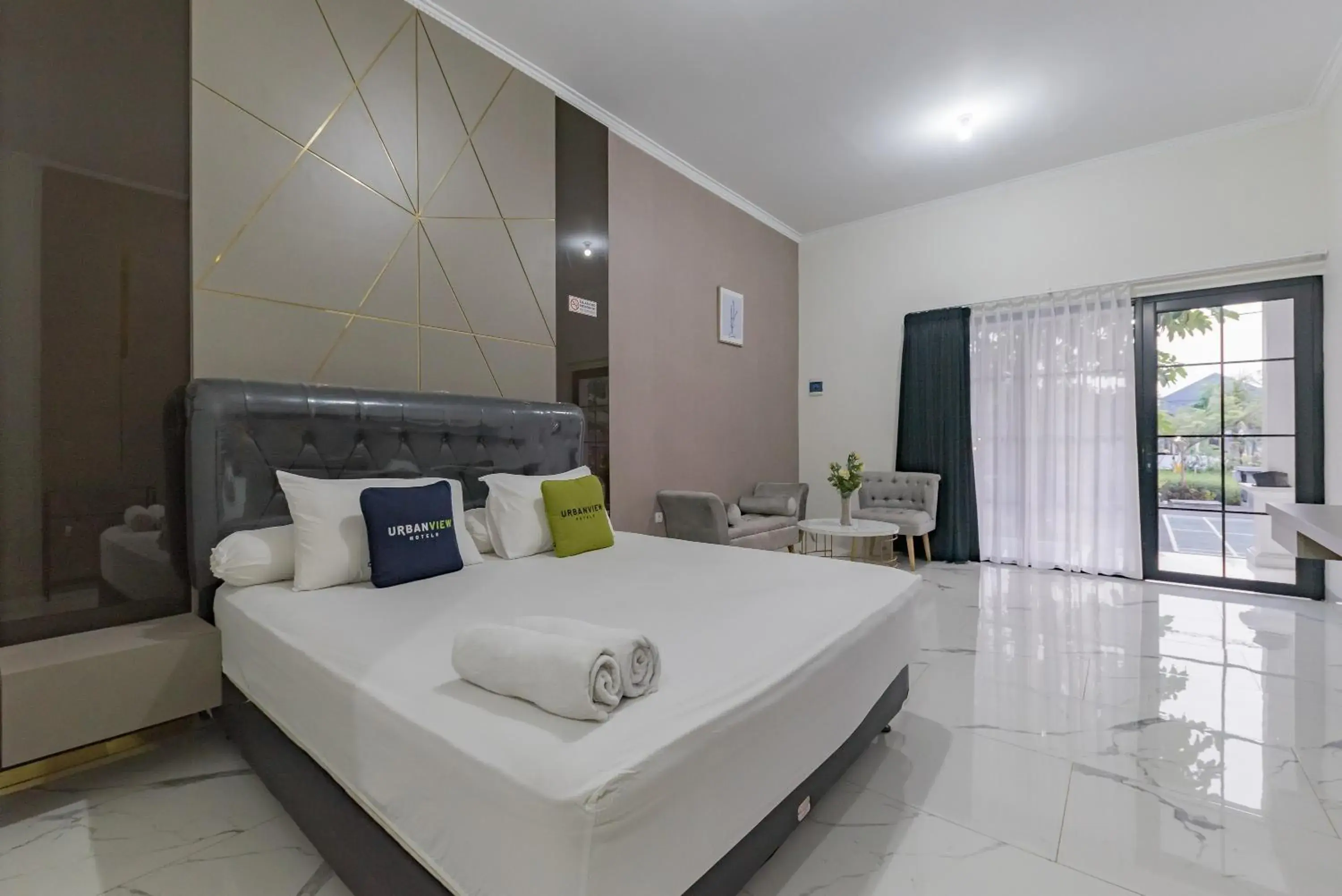 Urbanview Hotel Khayrizsan Tasikmalaya by RedDoorz Urbanview Hotel Khayrizsan Tasikmalaya by RedDoorz