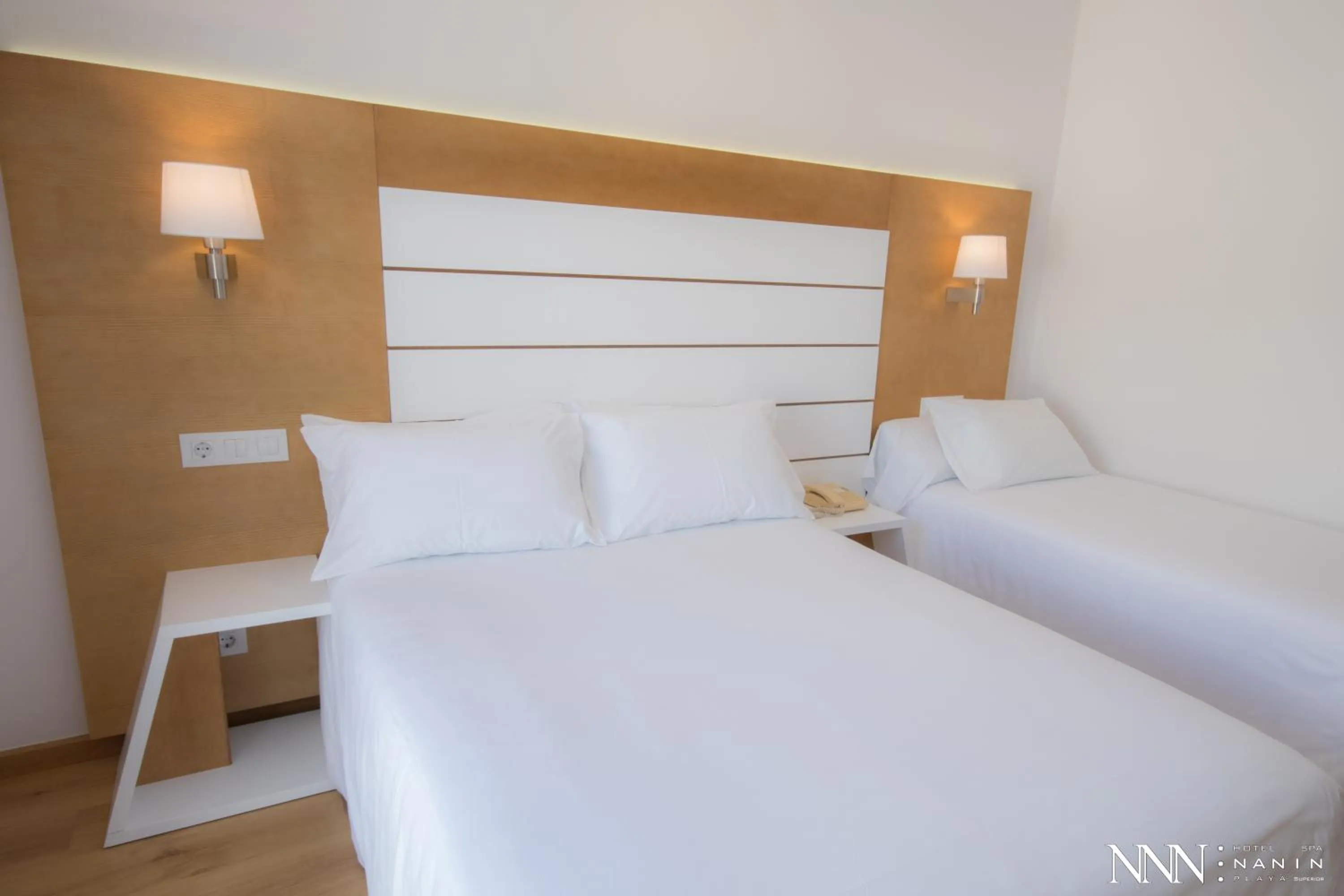 Double Room with Extra Bed and Spa Access in Hotel Spa Nanin Playa