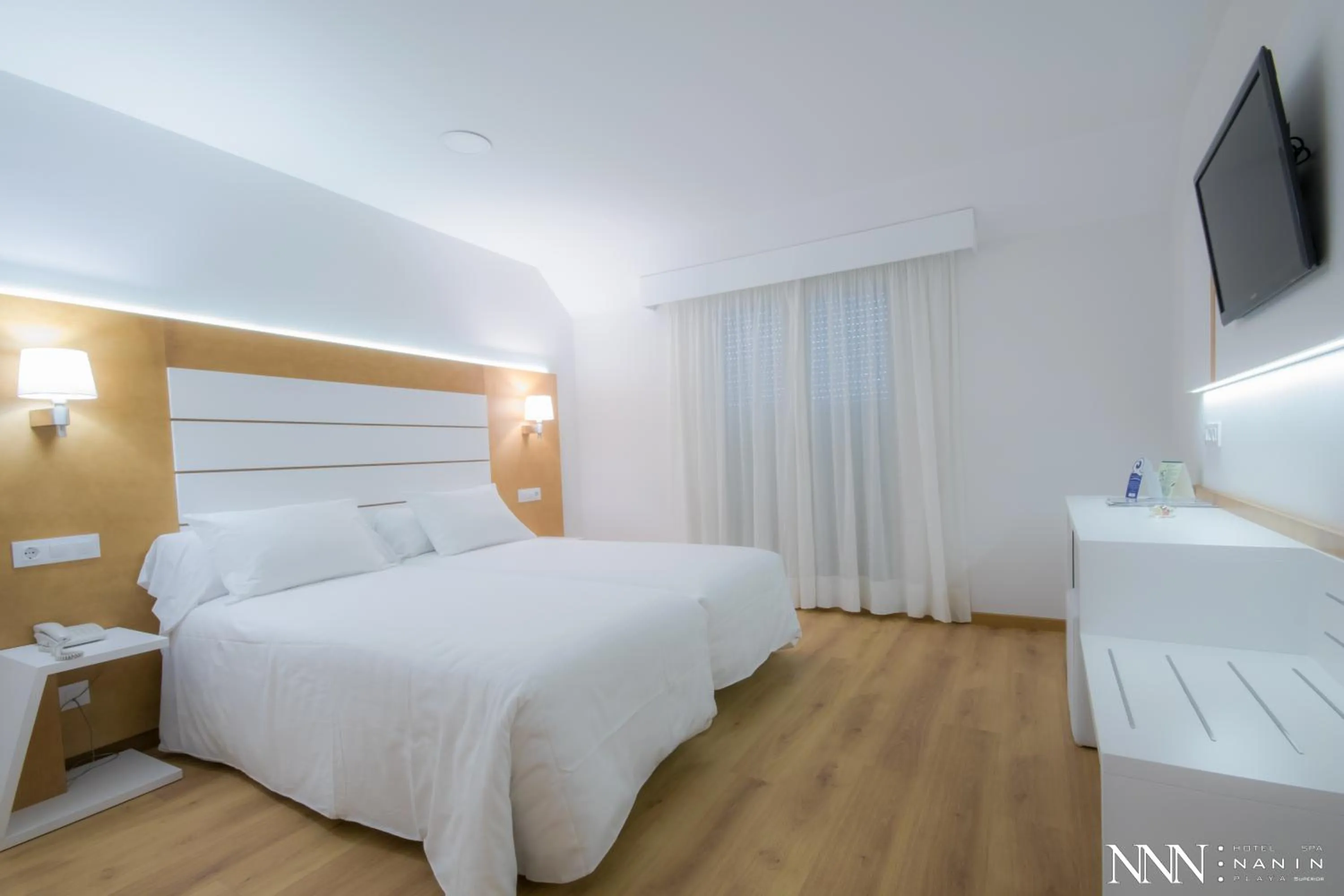 Twin Room with Spa Access (1 or 2 beds) in Hotel Spa Nanin Playa