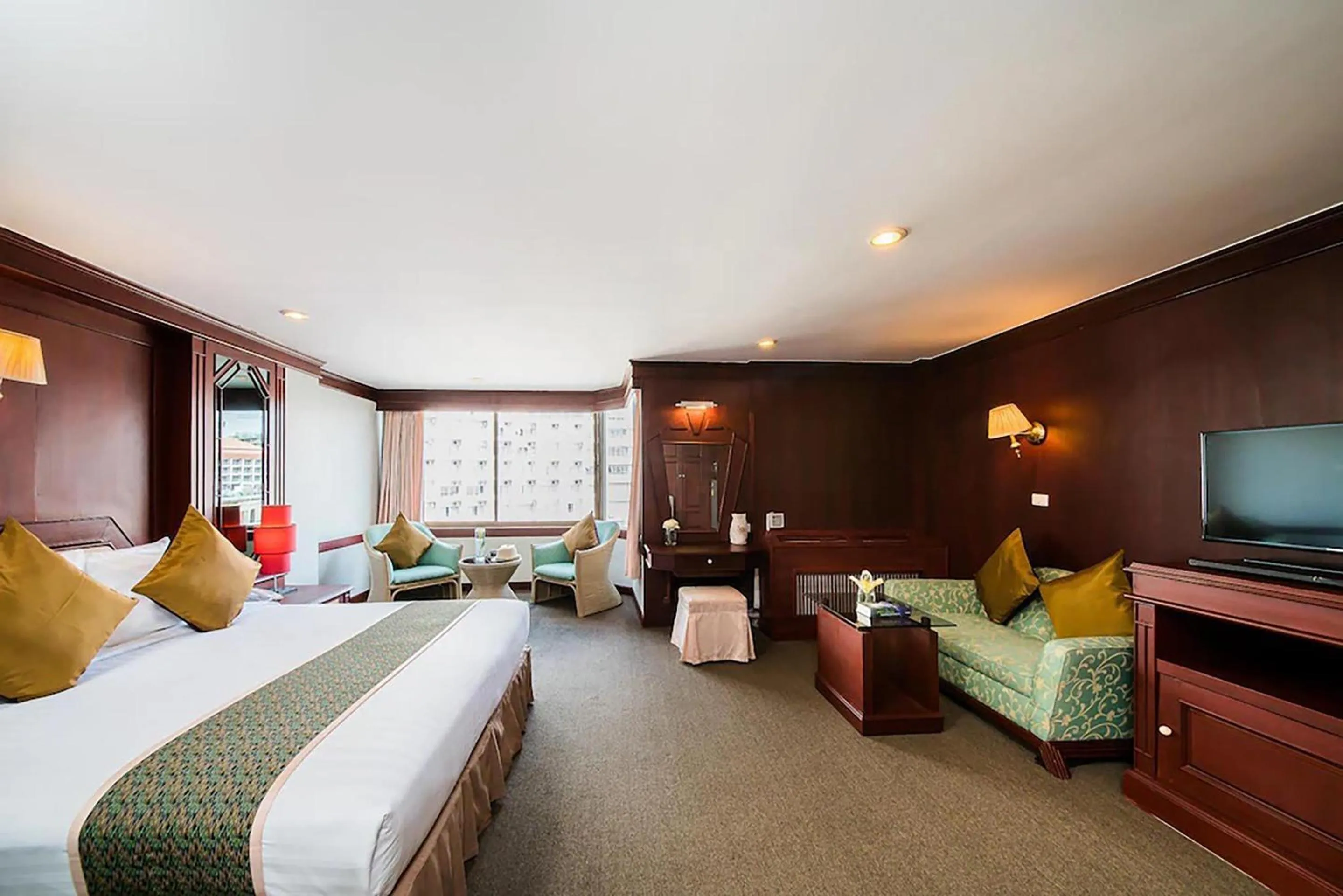 Deluxe King Room in Mountain Beach Resort & Convention Center