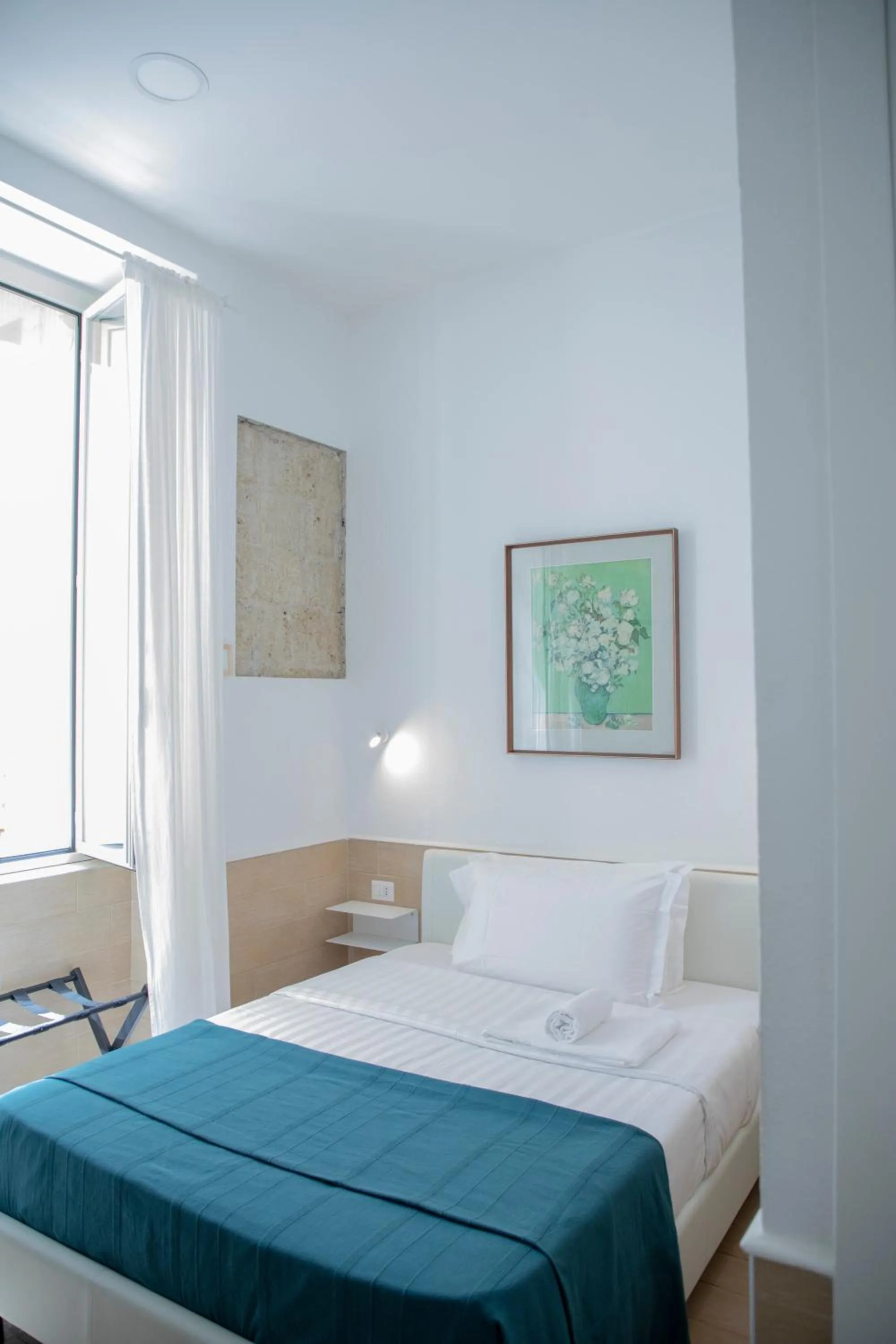 Small Double Room - single occupancy in H22 Hotel