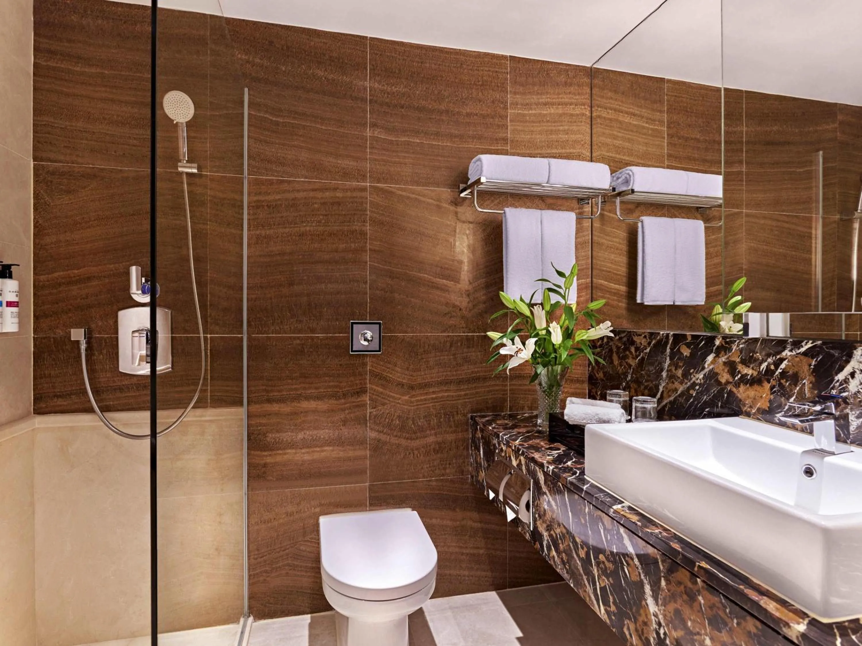 Superior King Room in Pullman Singapore Orchard