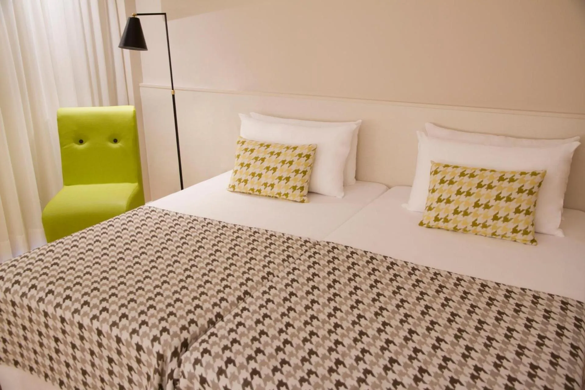 Standard Double or Twin Room in ALEGRIA Plaza Paris 4*Sup