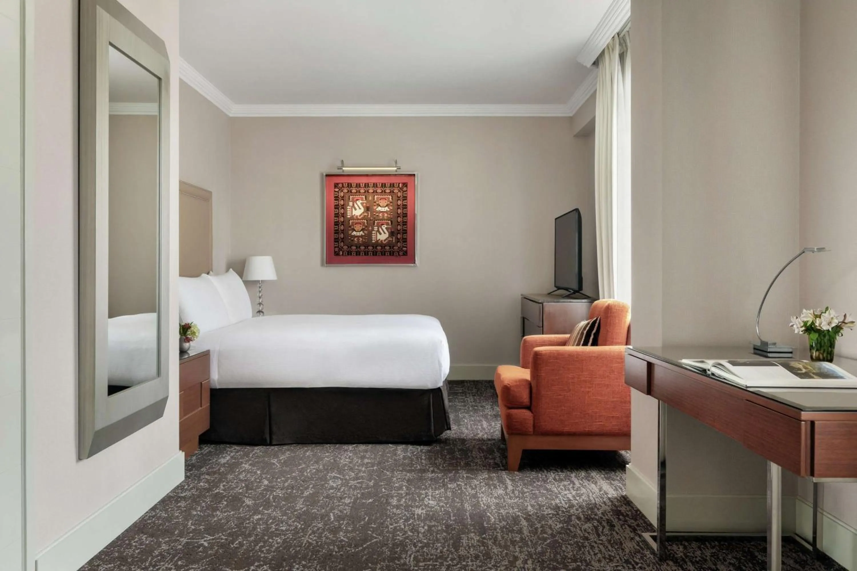 Junior King Suite with Seating Area in DoubleTree by Hilton Lima Miraflores El Pardo