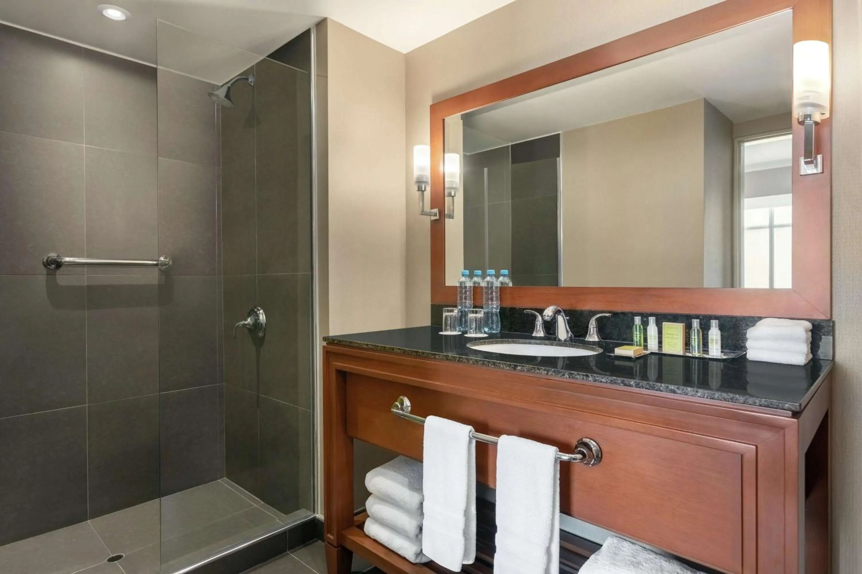 Junior King Suite with Kitchenette in DoubleTree by Hilton Lima Miraflores El Pardo