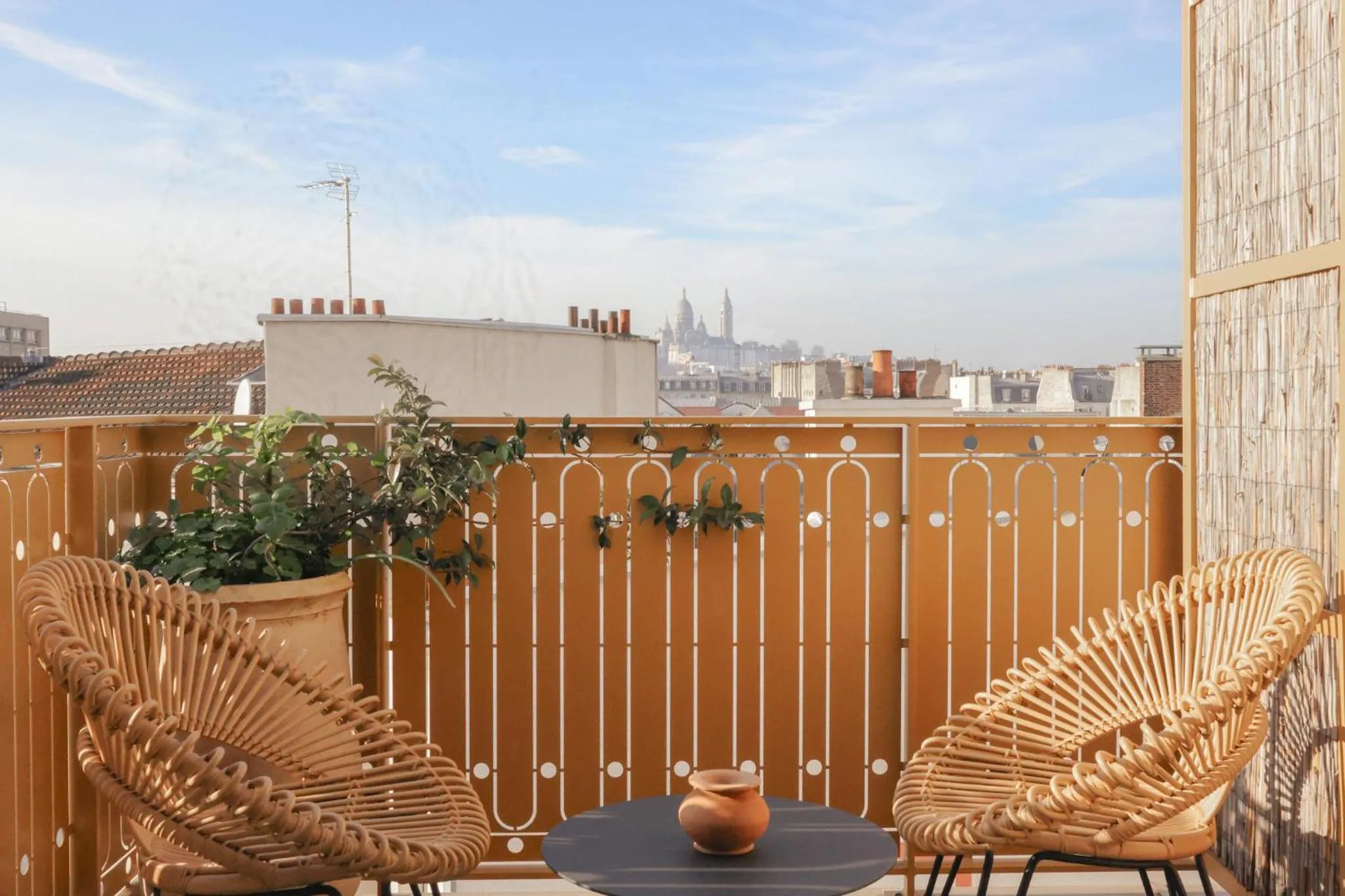 Superior with balcony with Montmartre View in Bloom House Hôtel & SPA