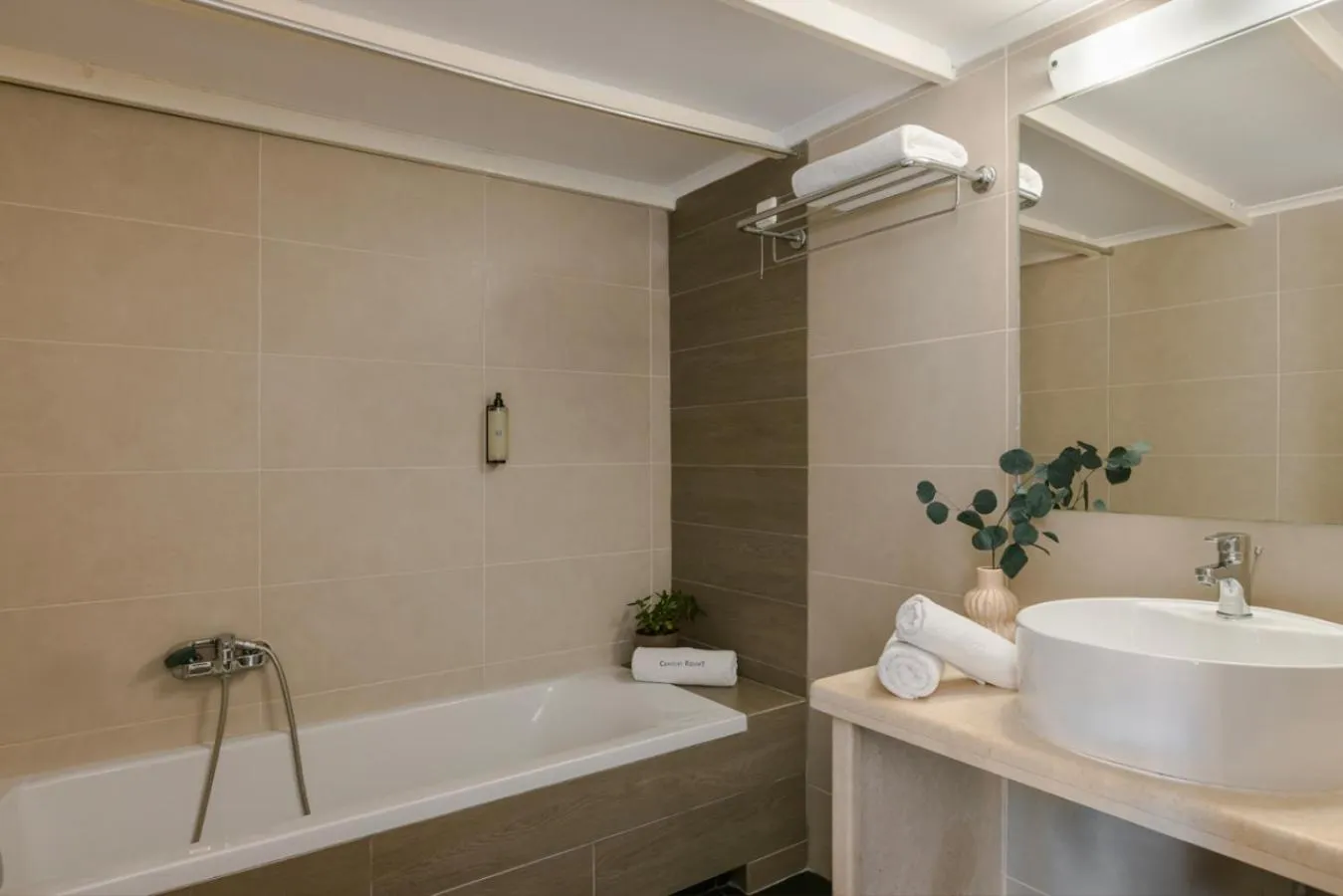 Single Room with Garden View in Century Resort