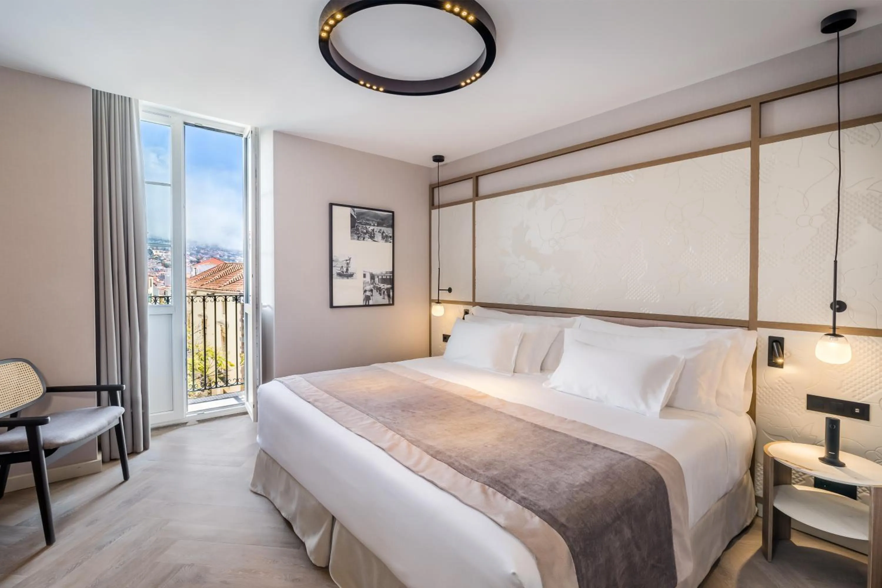 Deluxe Double or Twin Room with City View in Barceló Funchal Oldtown