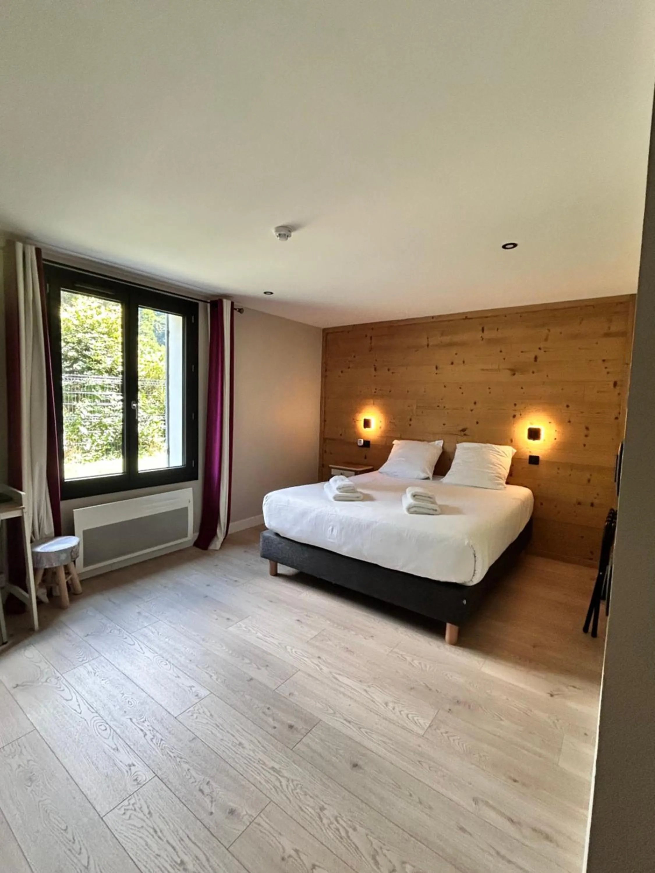 Double Room - Disability Access in Hôtel Restaurant Le Madame