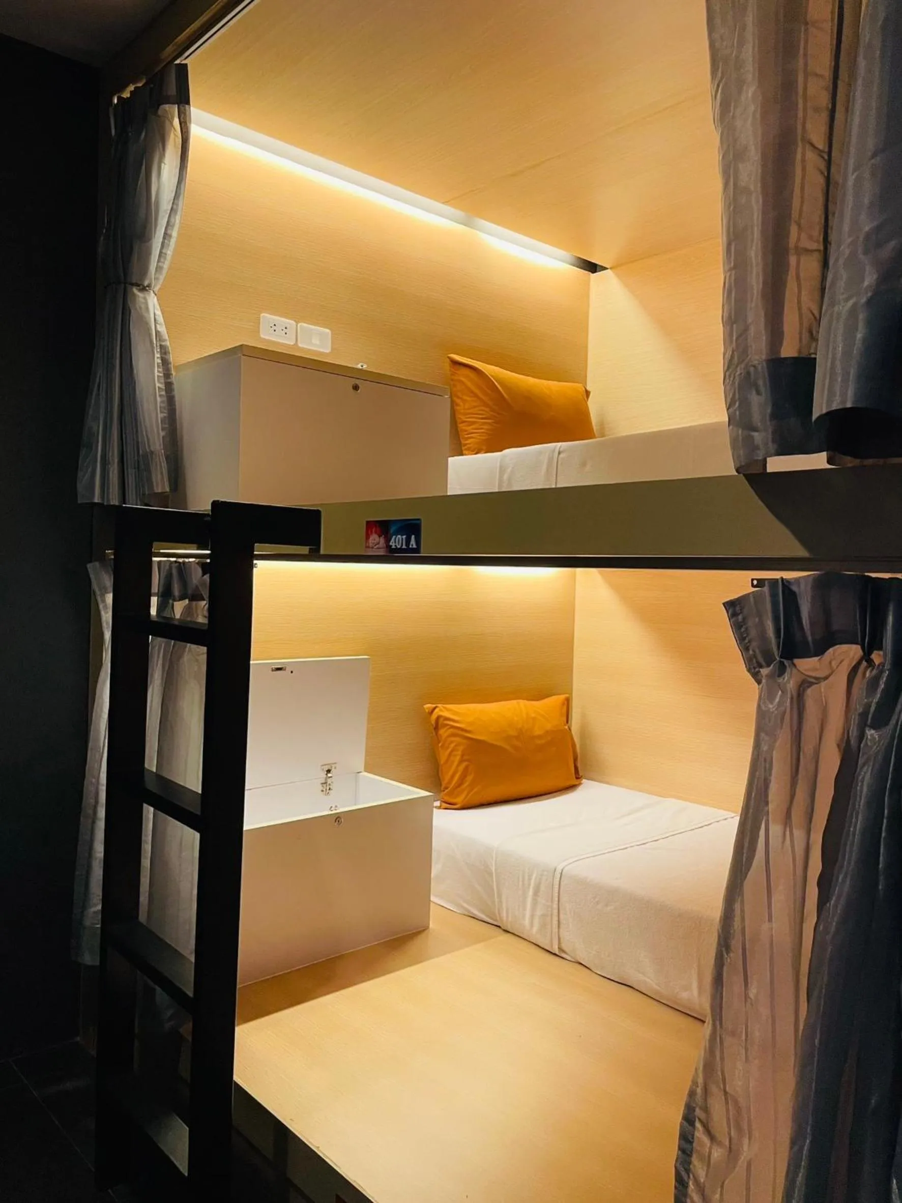 Budget Twin Room in Rabbitel Phuket