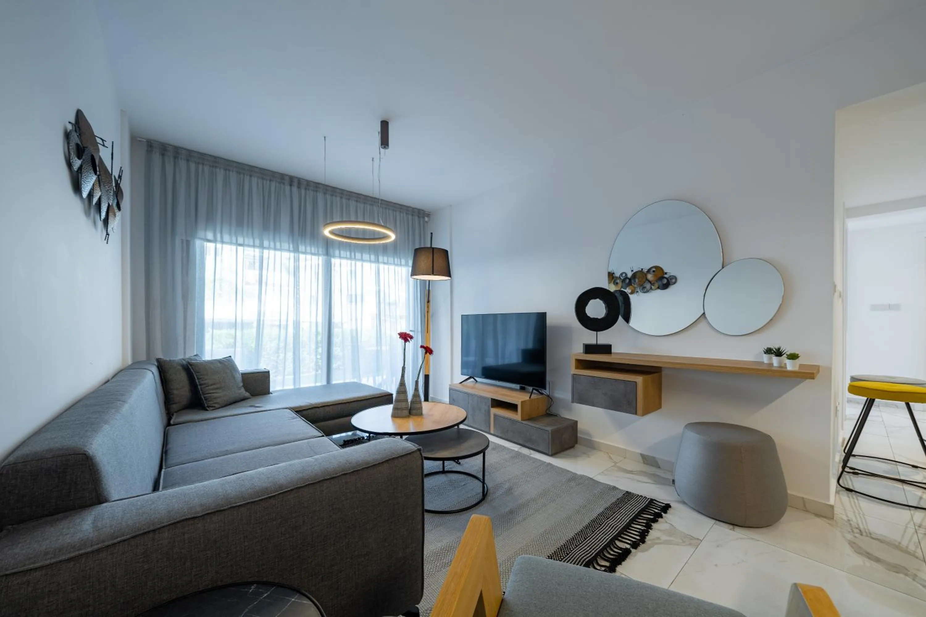 Three-bedroom apartment with Terrace  in Silver Park