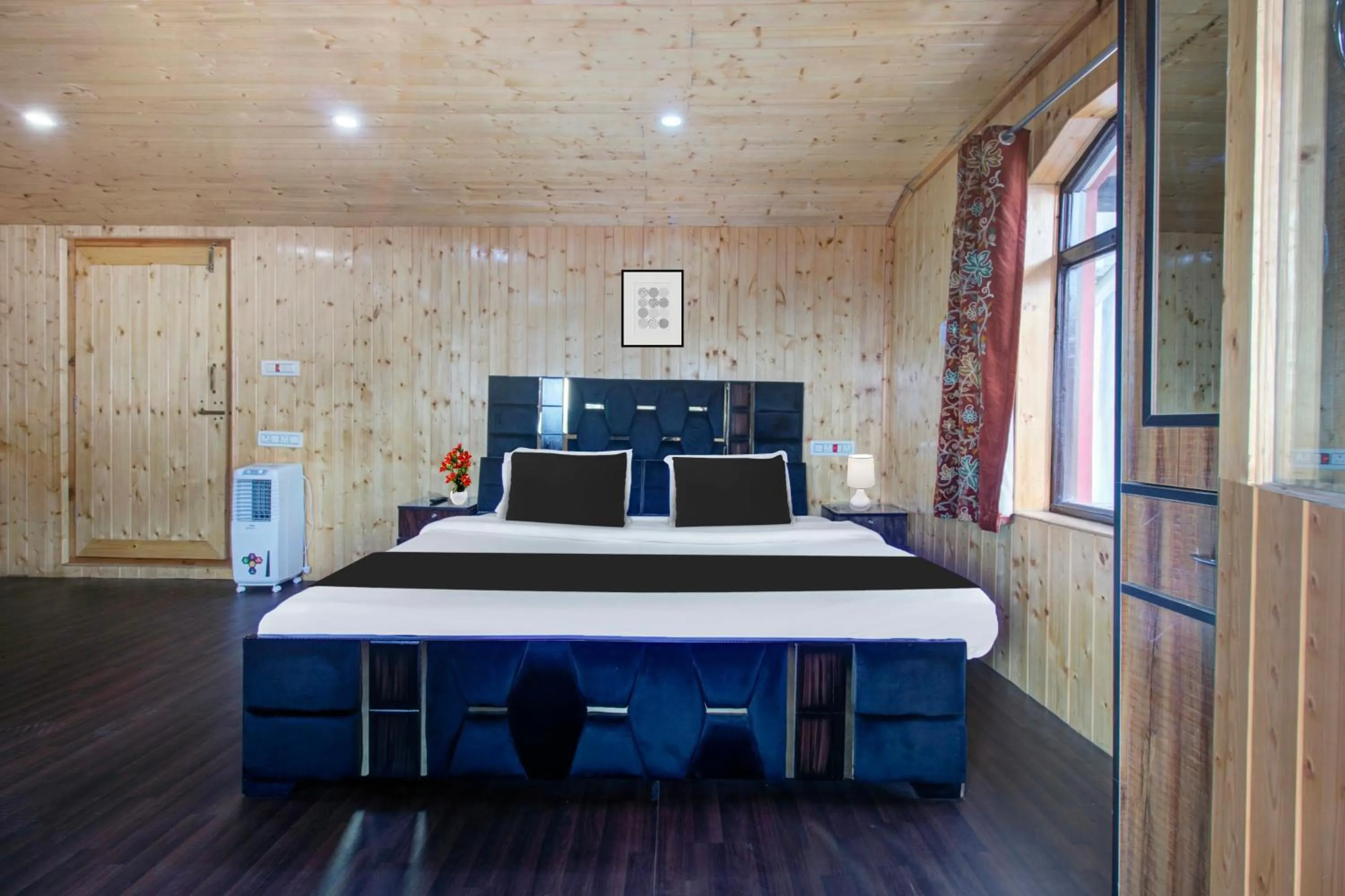 Superior Double Room - single occupancy in Collection O Brein Nishat Formerly Continental Guest House