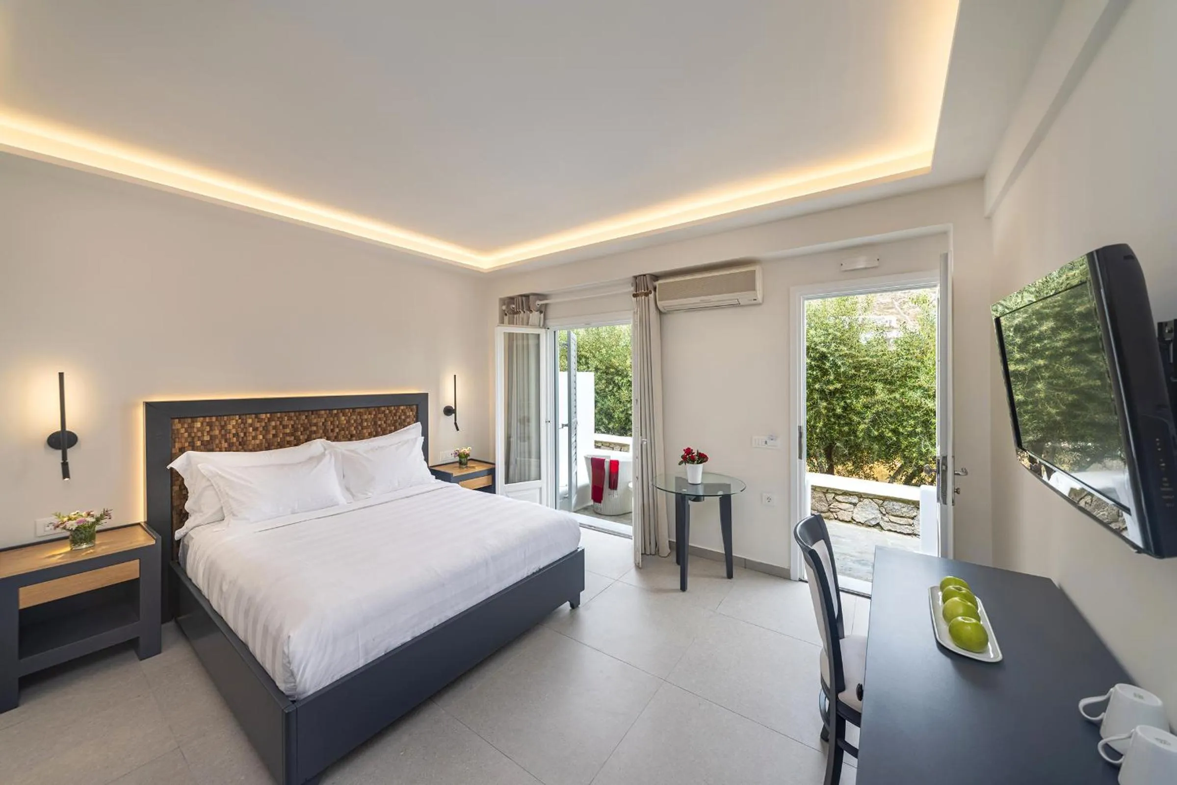 Standard Double Room (Adjacent Building) in Petinos Hotel