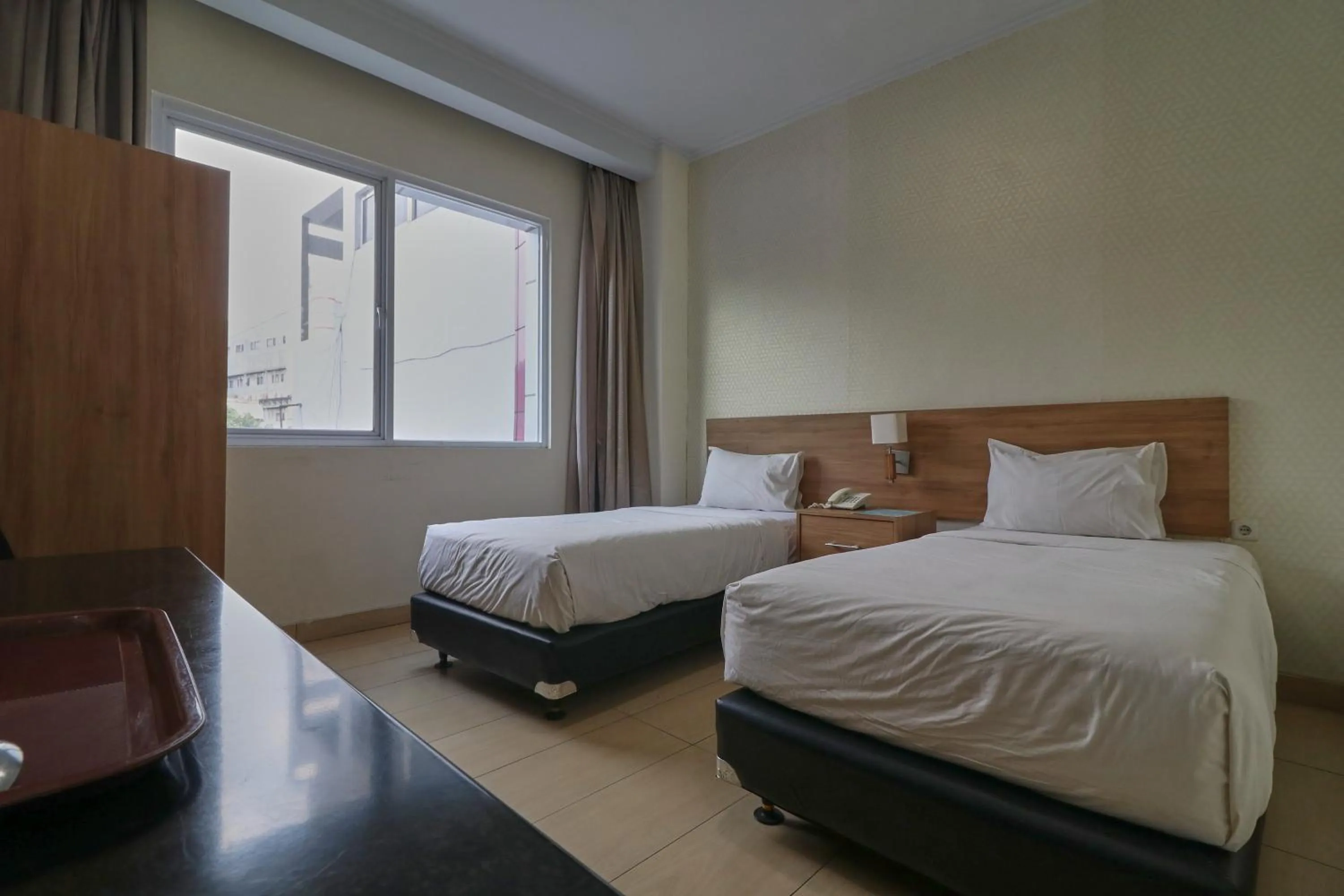 Deluxe Twin Room in Aranis Hotel