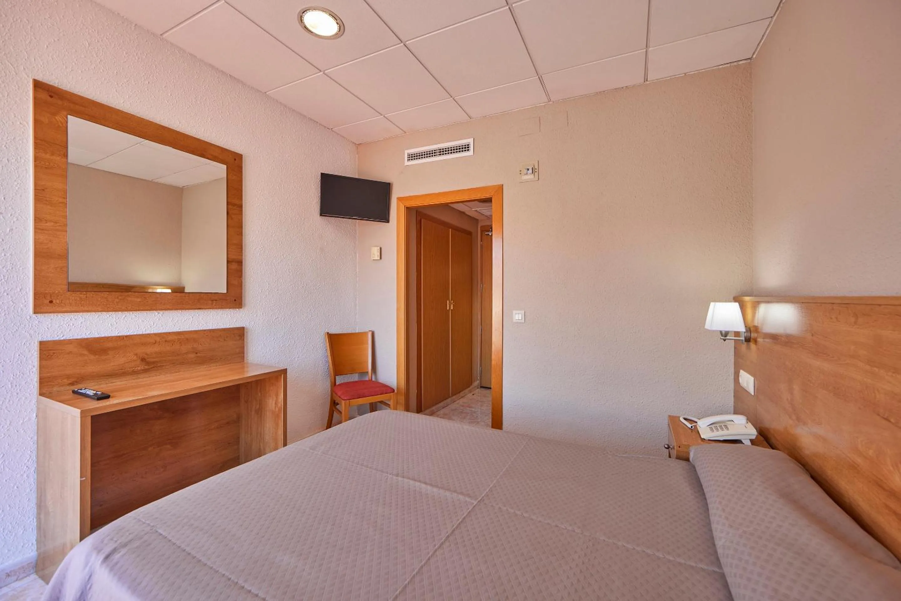 Standard Double or Twin Room with Pool View in Ona Don Juan