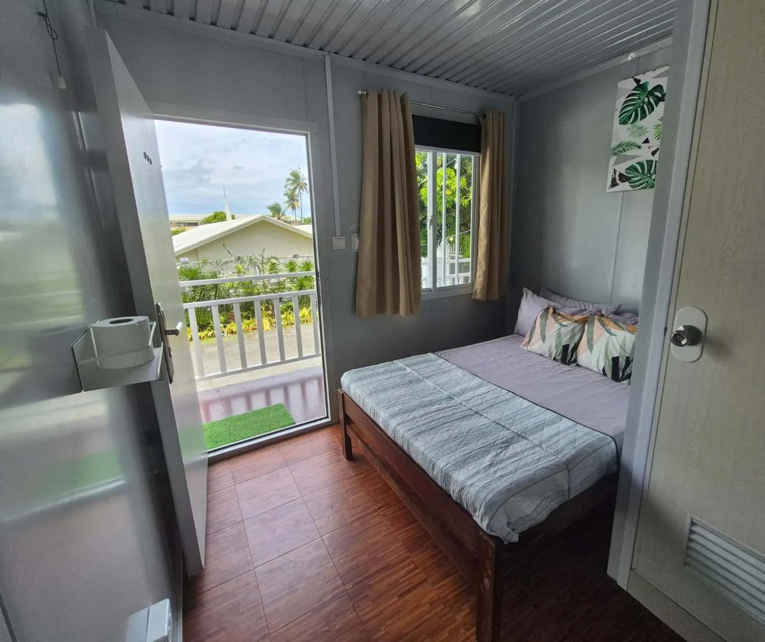 Deluxe Double Room in Olive Hostel Roxas City