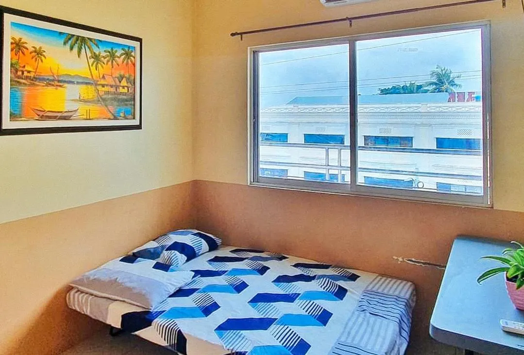 Standard Queen Room in RedDoorz @ RSL Transient House Iloilo