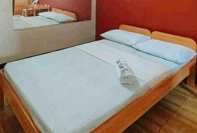 Standard Double Room in RedDoorz @ Sundance Mountain Resort Tampilisan