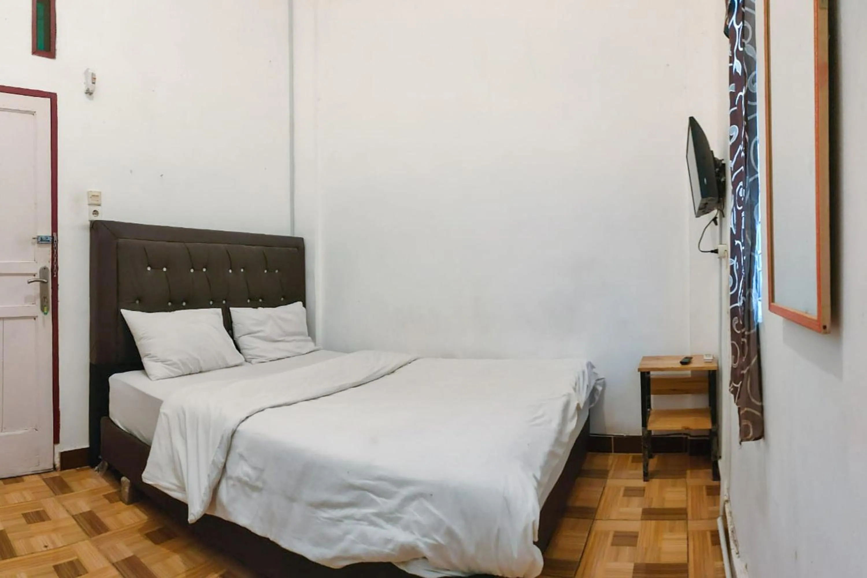 Johje Guest House Medan Mitra RedDoorz