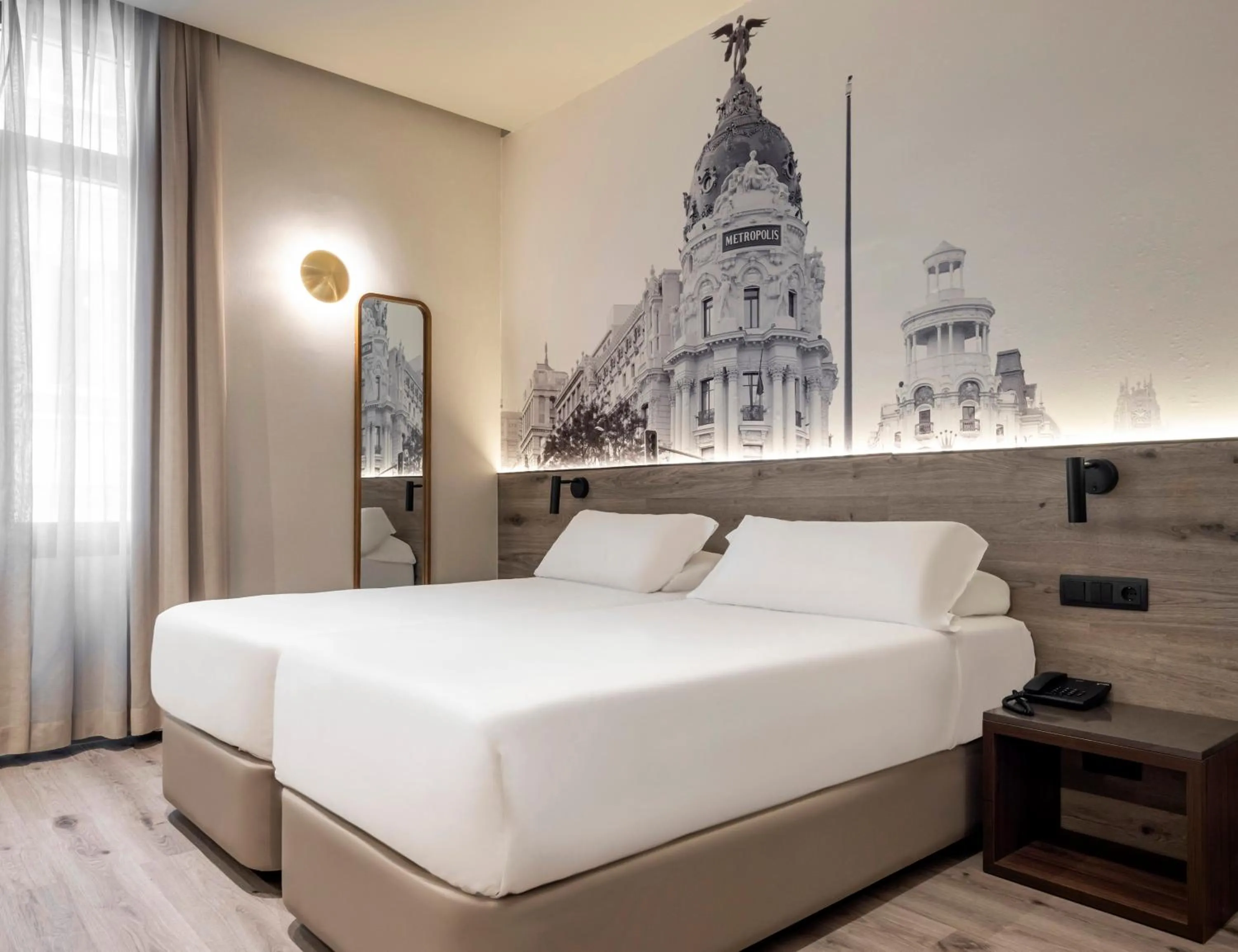 Double or Twin Room in Regente Hotel