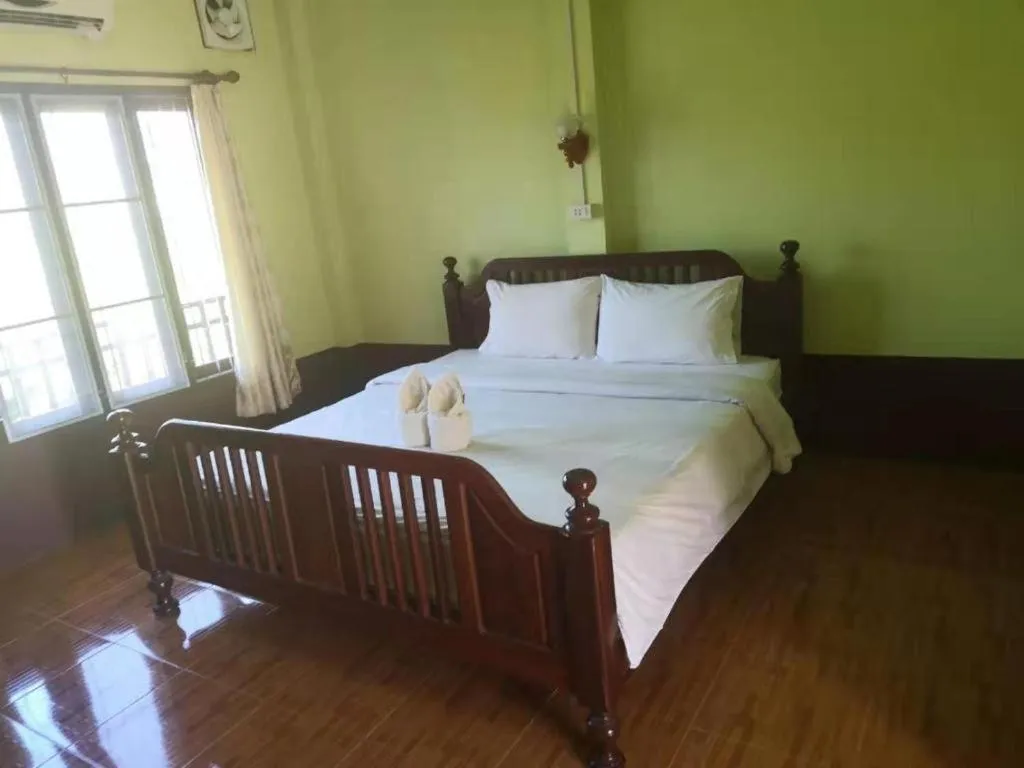 Deluxe Double Room with Balcony in Riverside Garden Hostel