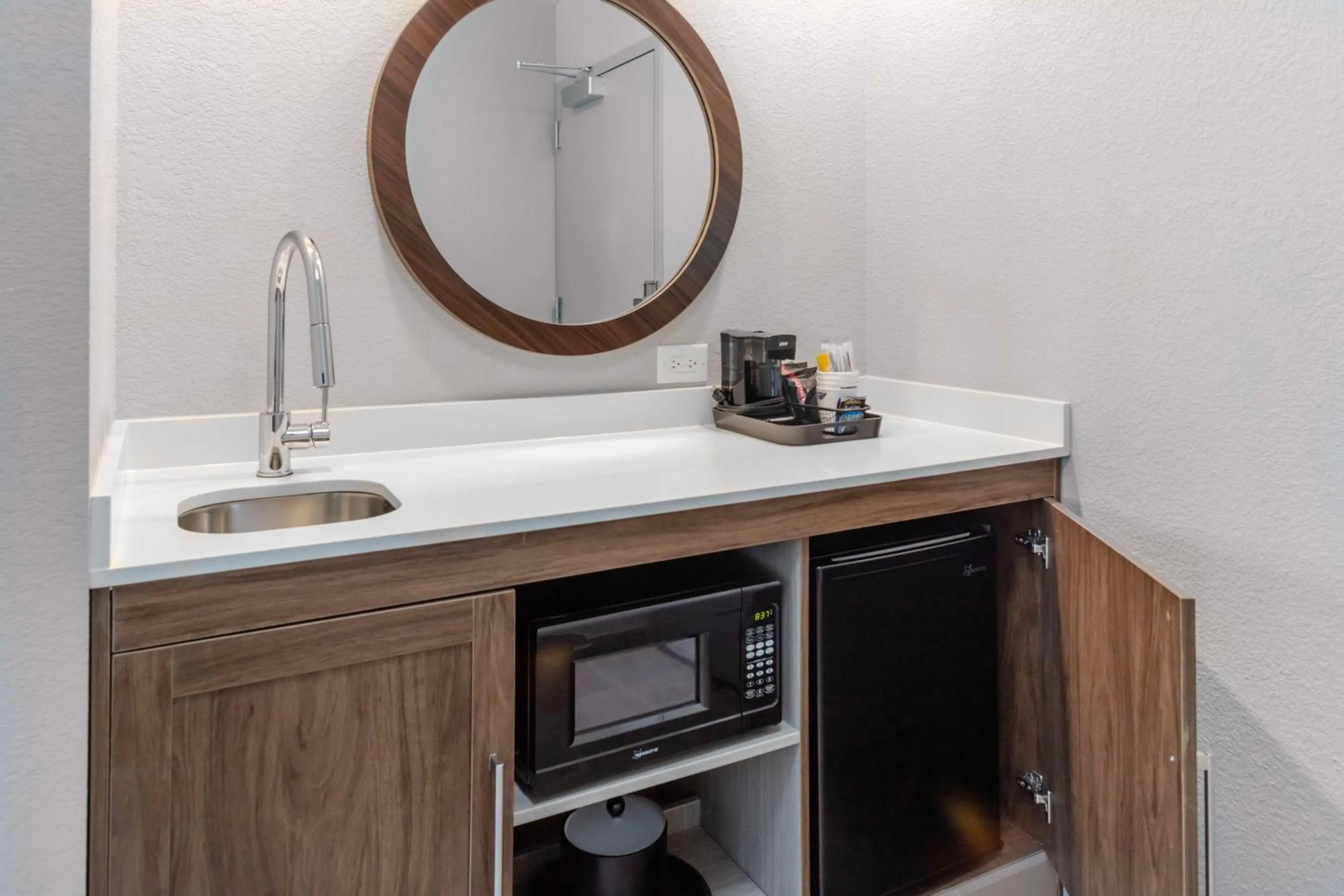 King Studio Suite in Hampton Inn & Suites Indianapolis West Speedway