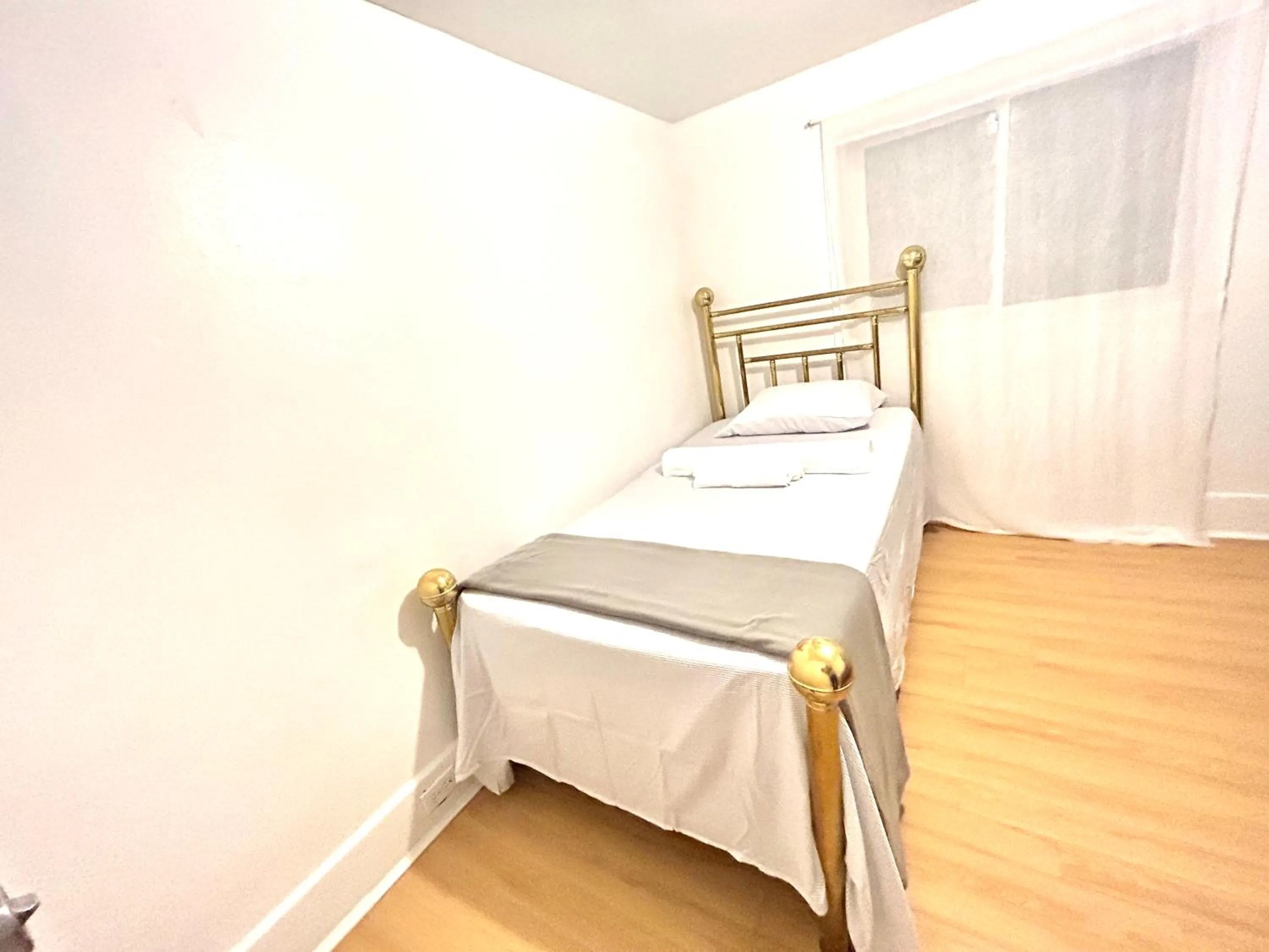 Standard Single Room in Albert Housing