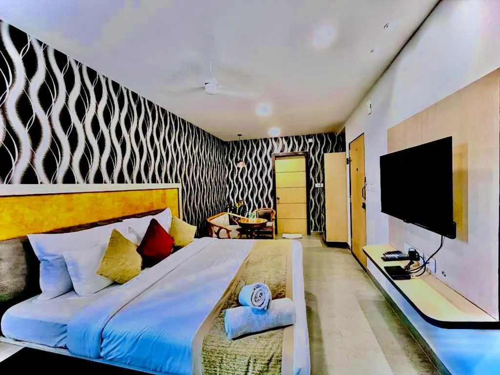 Deluxe Double Room in Hotel Lake View Airport zone