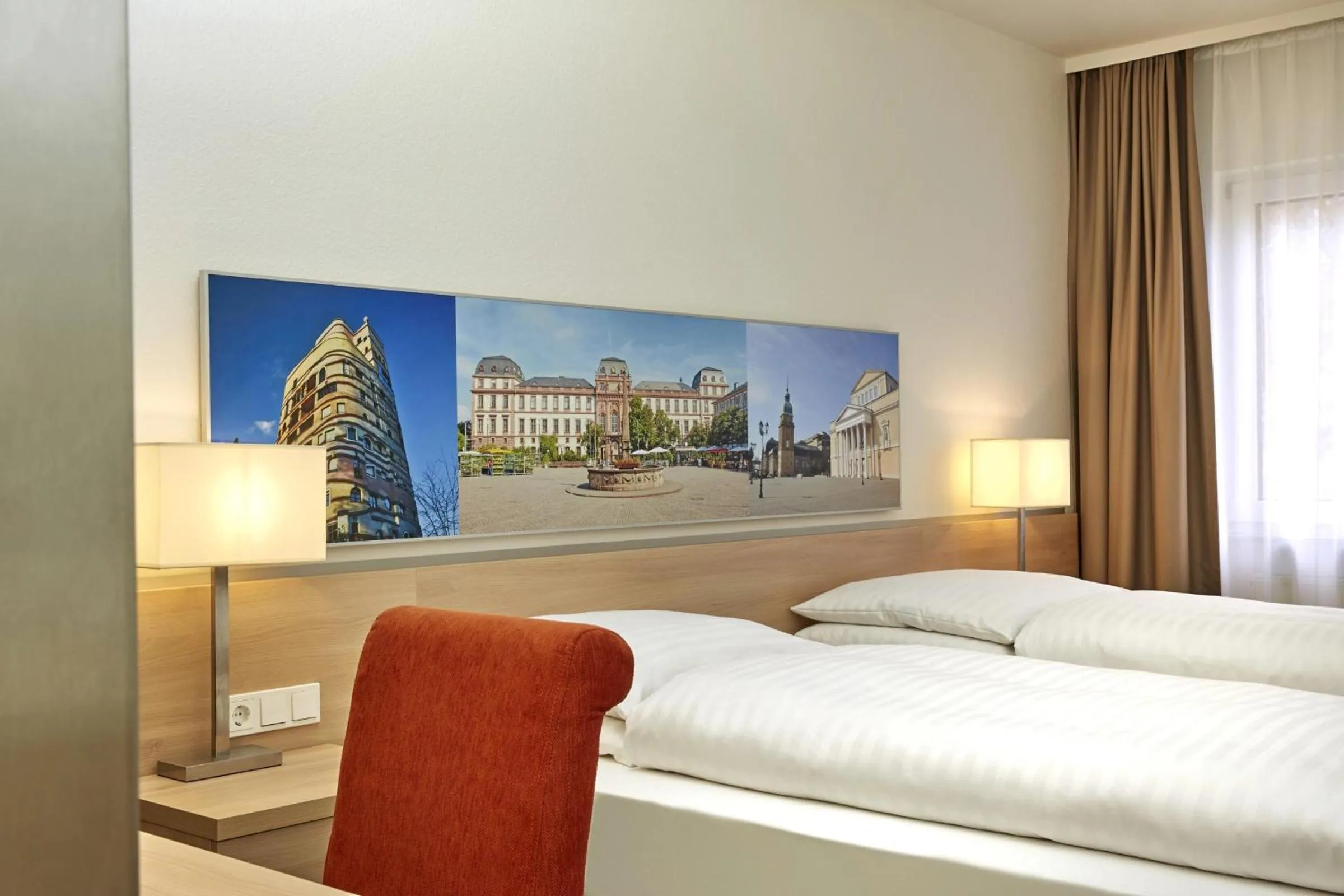 Superior Double Room in H+ Hotel Darmstadt