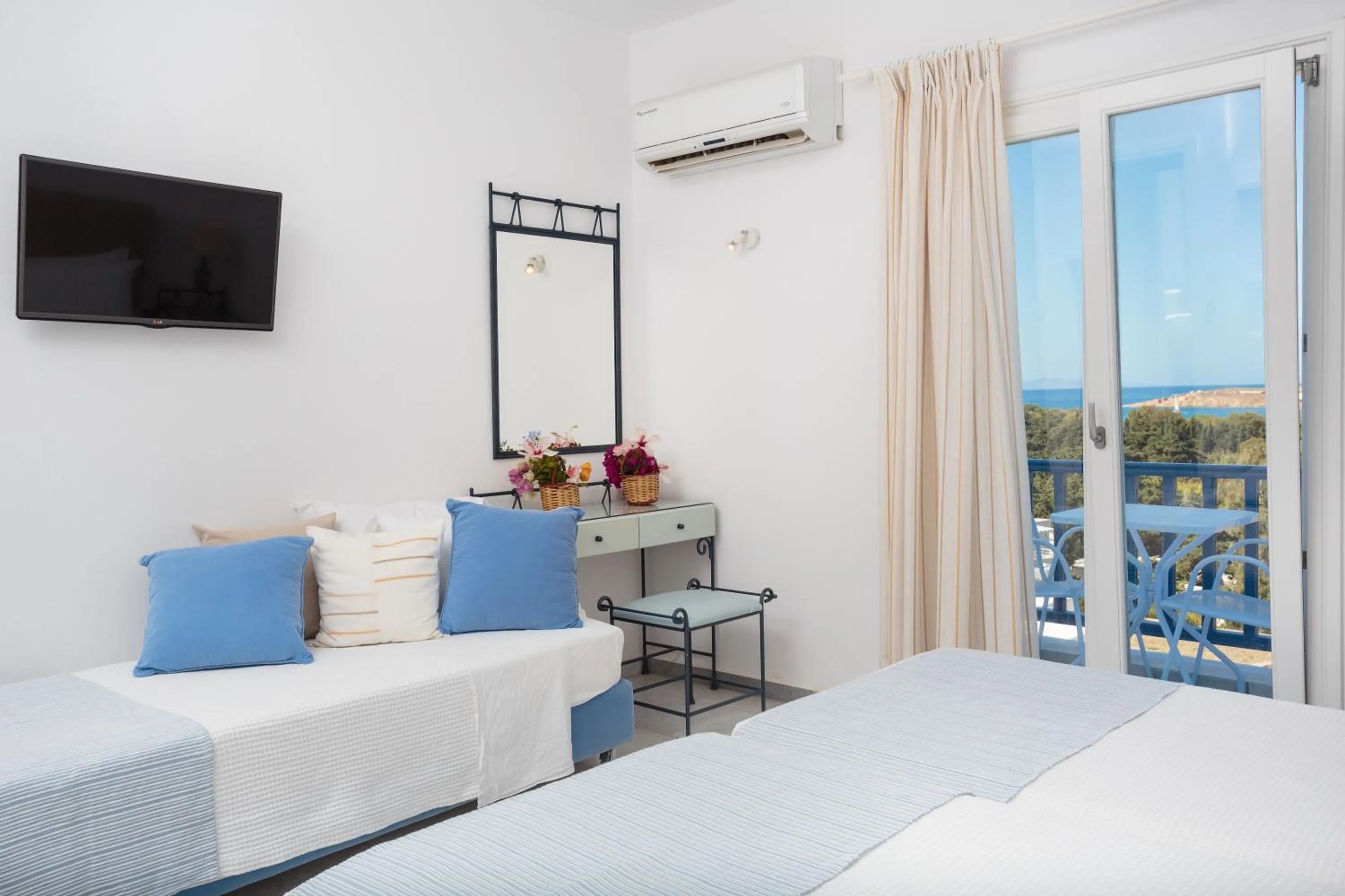 Triple Room with Sea View in Pyrgaki Hotel