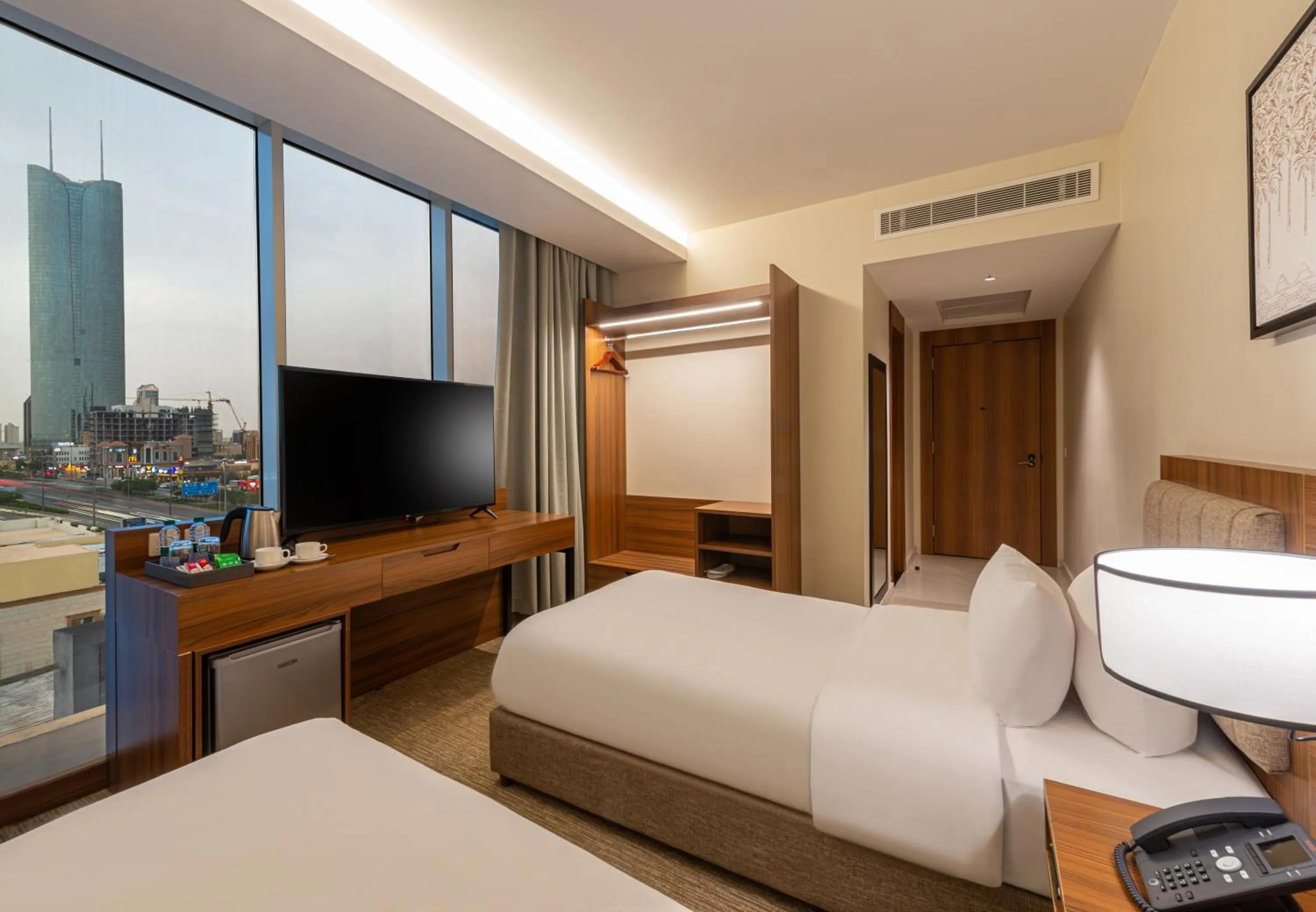 Twin Room with View in HDB Financial District