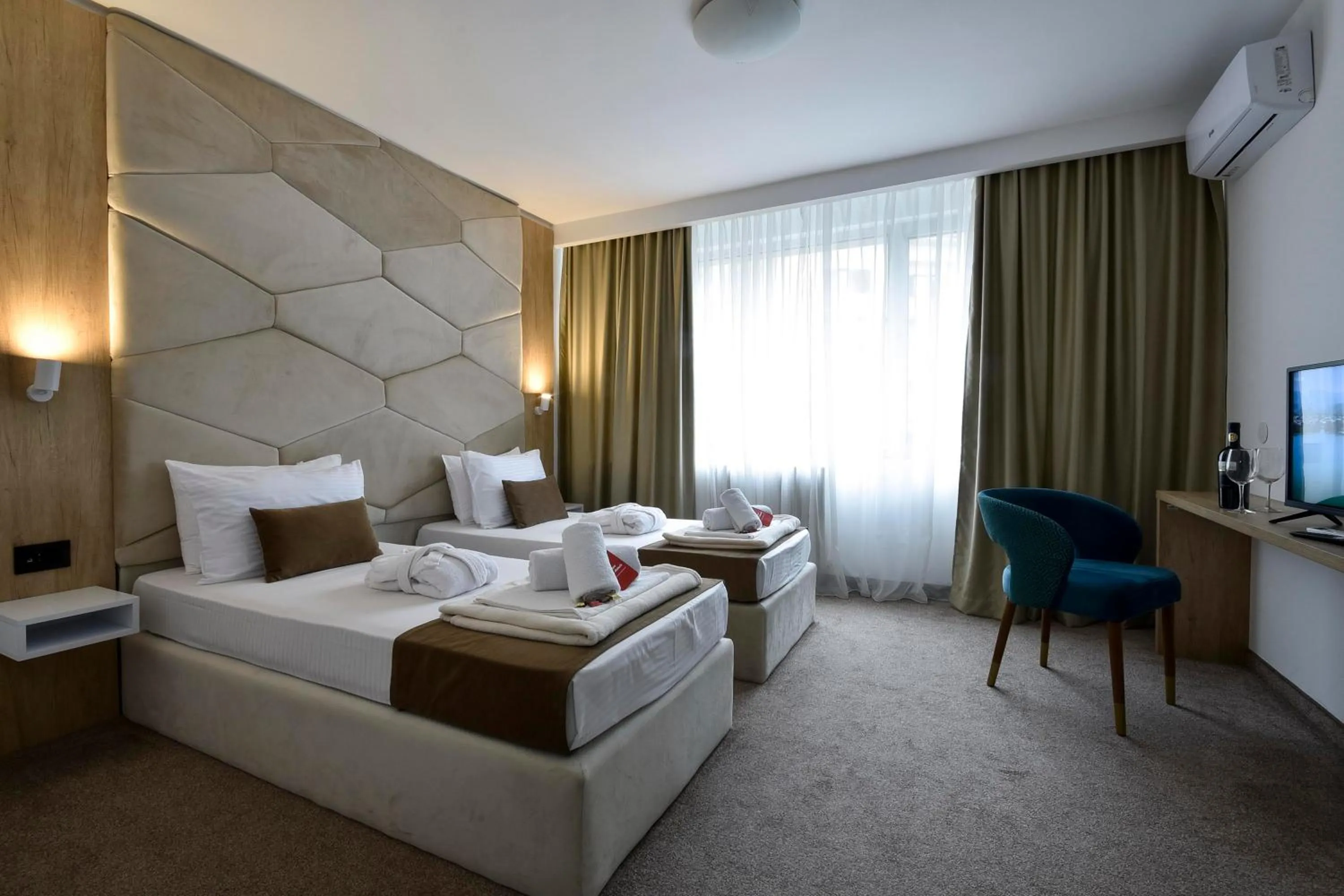 Executive Twin Room with Free Parking in Hotel Sumadija